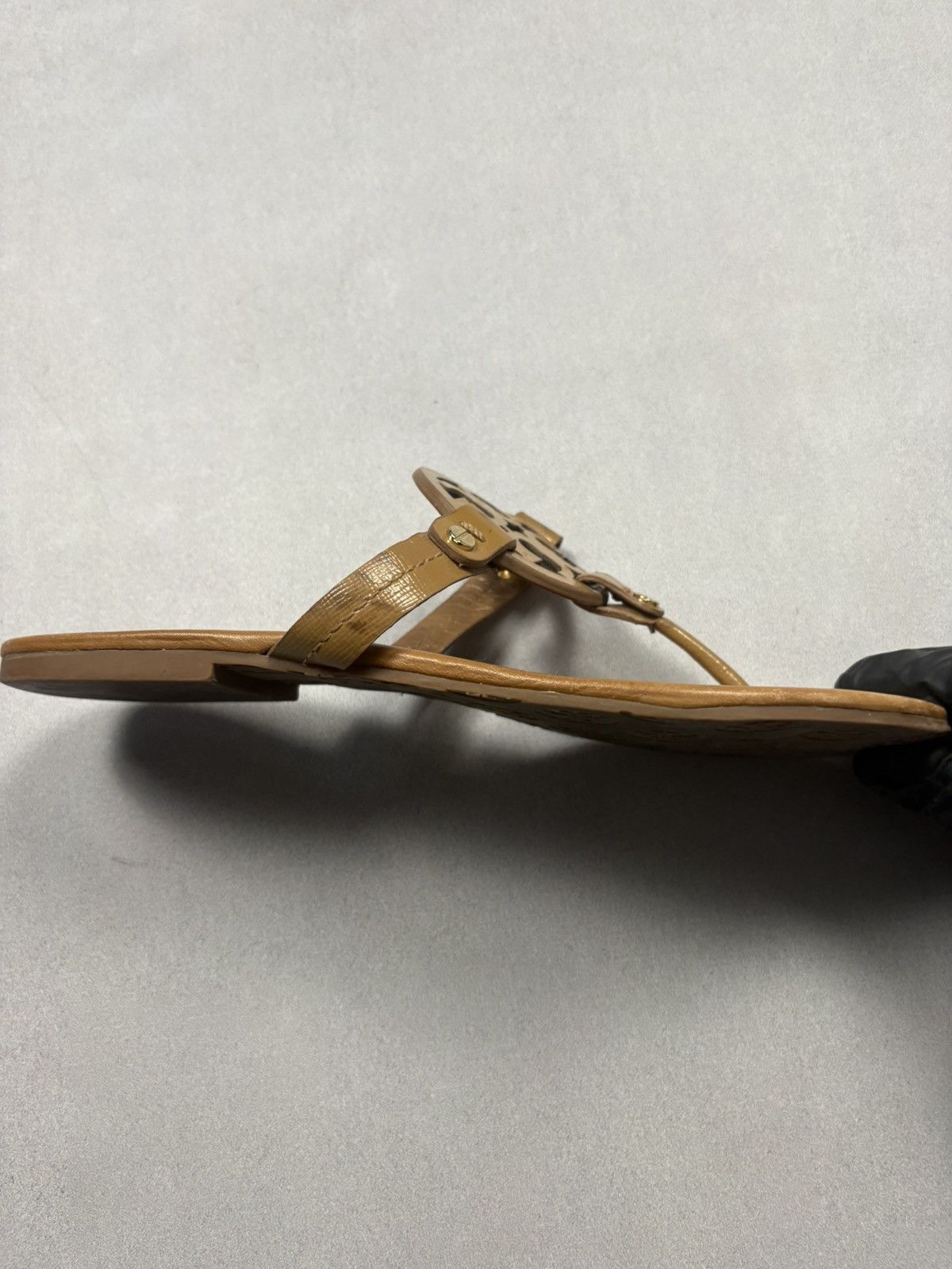 Tory Burch Tory Burch Miller Logo Sandals Brown Leather Thong Flats 8.5 Size US 8.5 / IT 38.5 - 10 Thumbnail