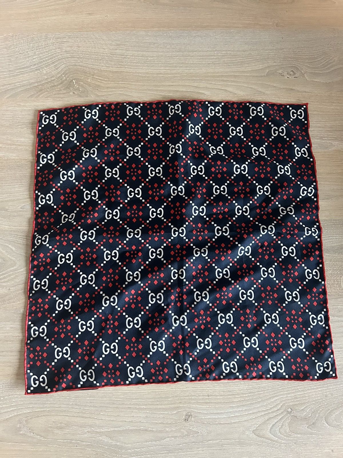 Gucci Silk Handkerchief / Pocketsquare Size ONE SIZE - 1 Thumbnail