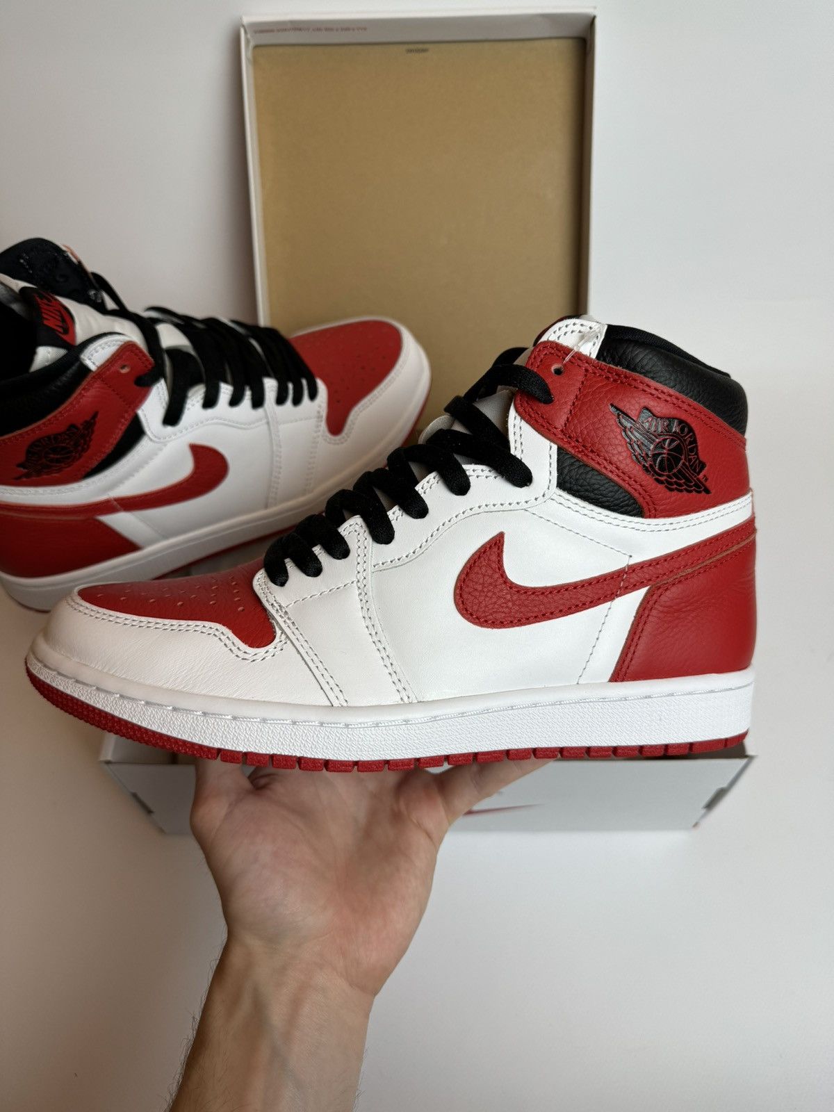 Jordan Brand × Nike New Original Nike Air Jordan 1 Retro High Og(555088 161) Size US 9 / EU 42 - 1 Thumbnail