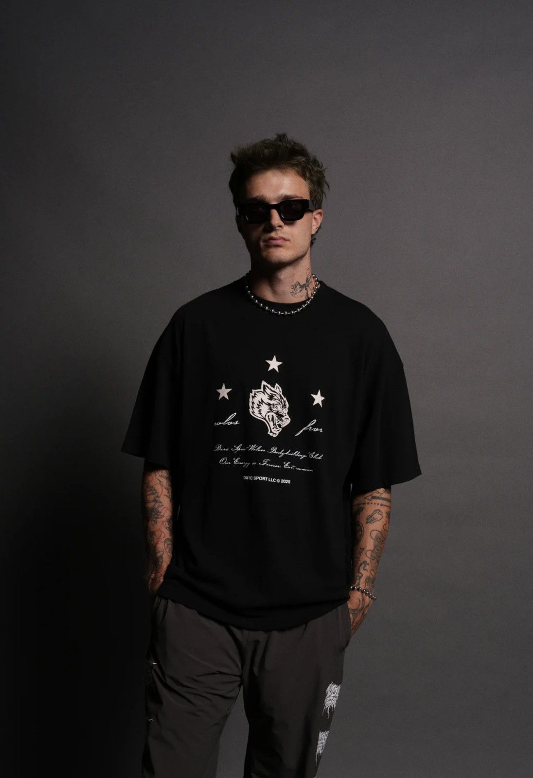 Darc Sport SHE'S A STAR UNISEX "PREMIUM" OVERSIZED TEE IN BLACK Size US XL / EU 56 / 4 - 3 Thumbnail