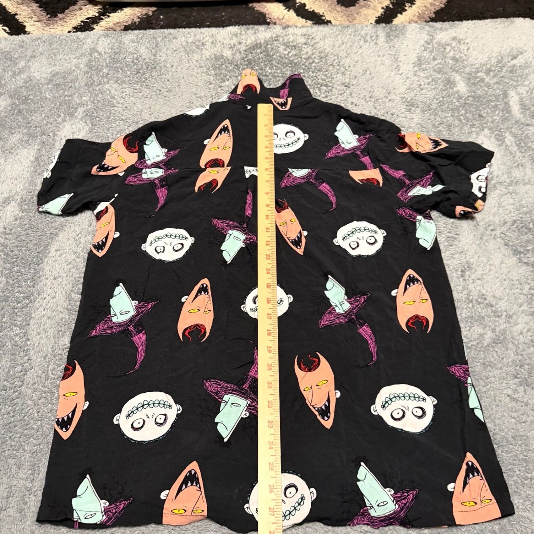 Disney Disney Nightmare Before Christmas Shirt Womens XL Black Button Up Print All Over Button-Up - Women XL Black Nightmare Before Christmas Shirt Size XL / US 12-14 / IT 48-50 - 5 Thumbnail