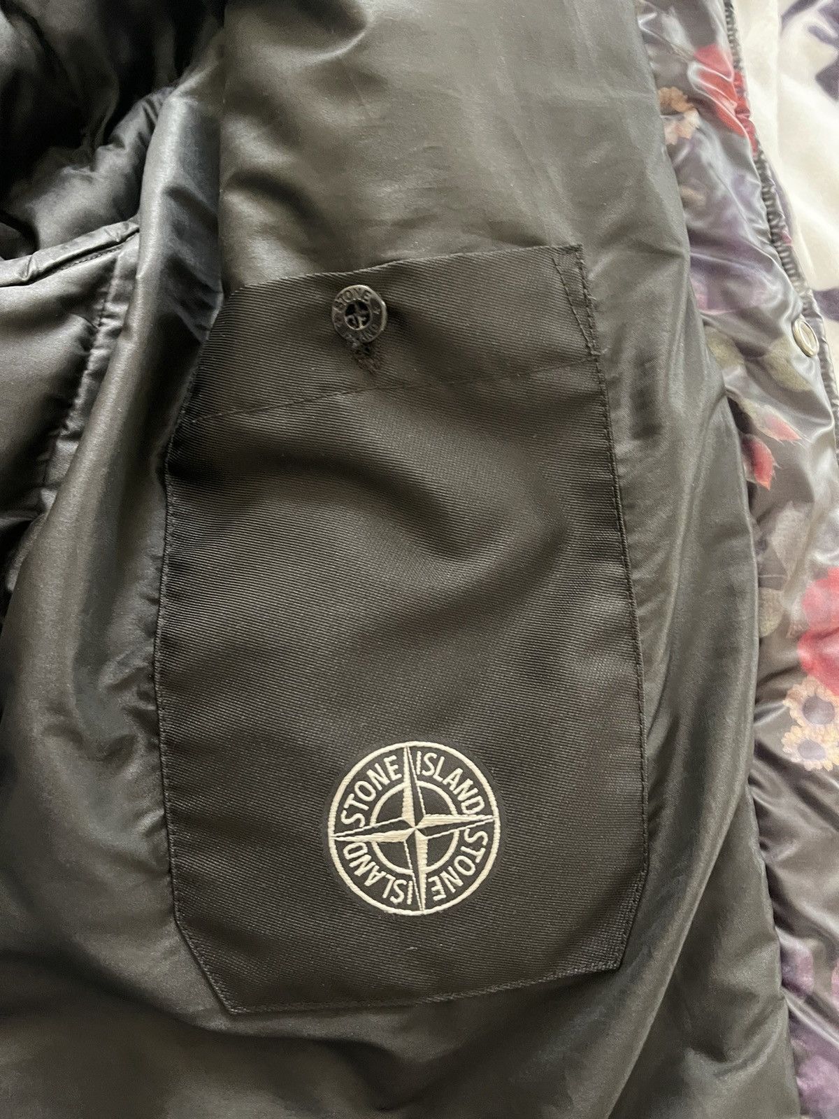 Stone Island × Supreme Stone Island x Supreme stampato puffy jacket size M Size US M / EU 48-50 / 2 - 6 Thumbnail