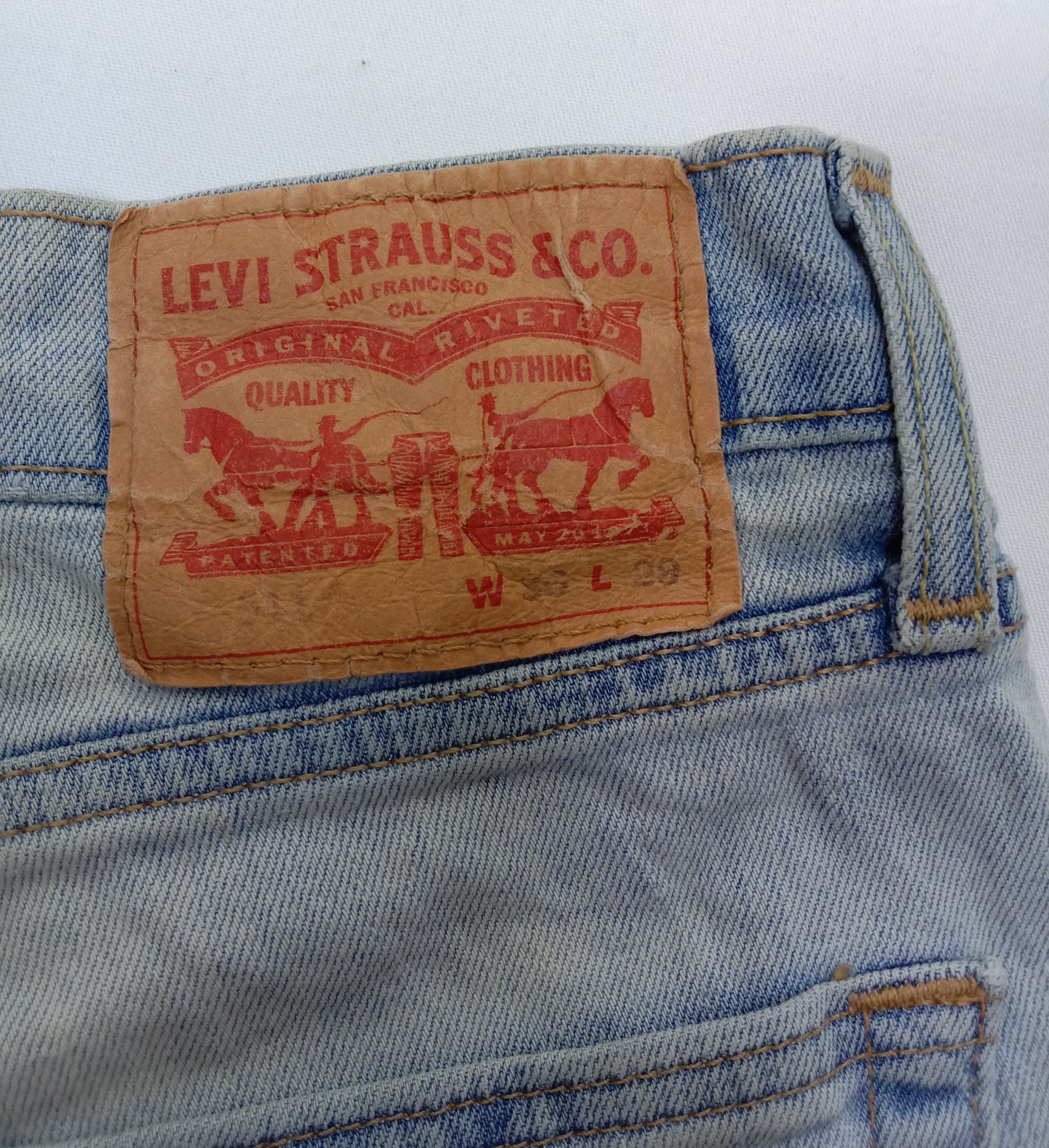 Levi's Vintage Levi's 511 Jeans Light Wash Slim Cut Denim Size US 36 / EU 52 - 15 Thumbnail