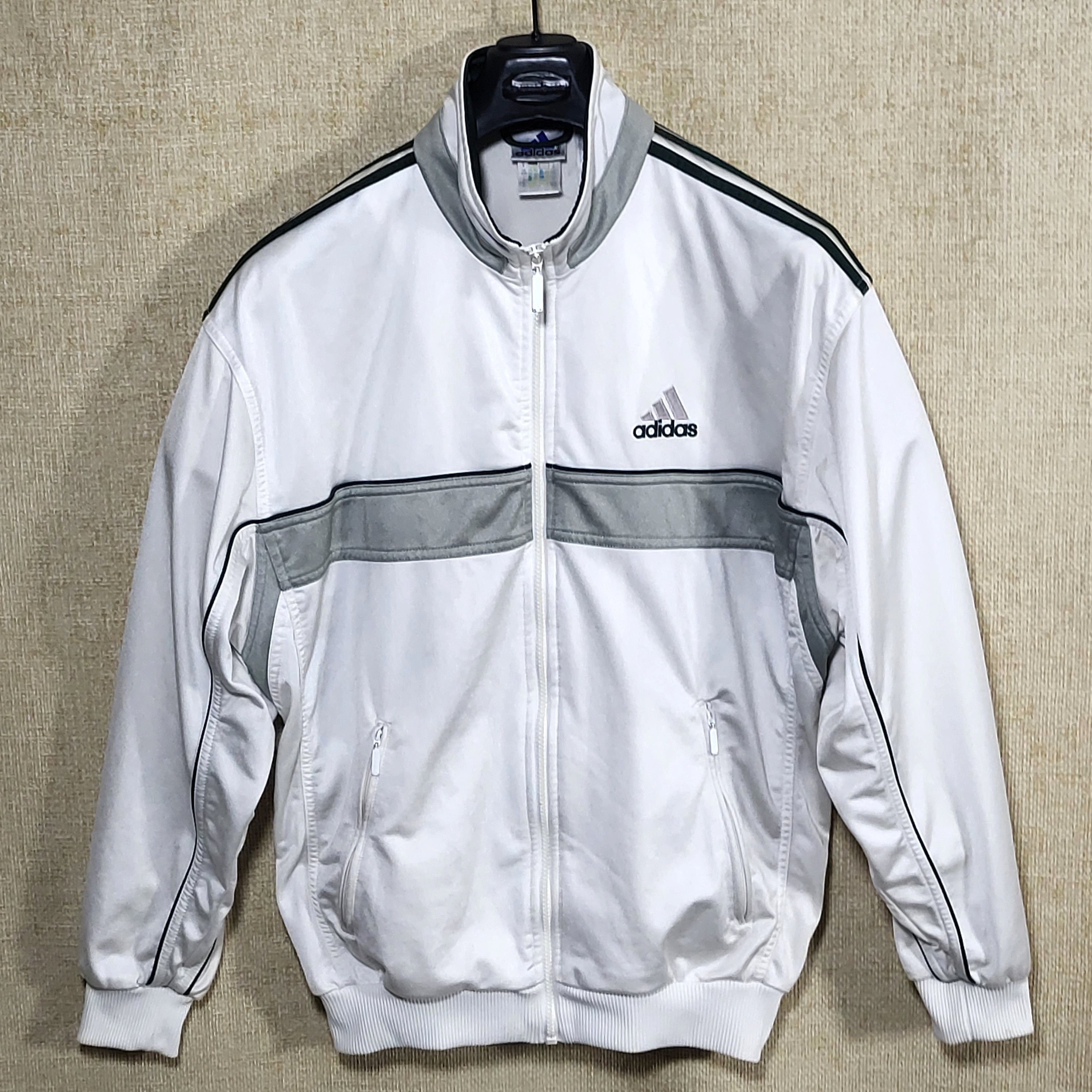 Adidas Adidas Y2K zip jacket size M but fit L Size US M / EU 48-50 / 2 - 2 Thumbnail