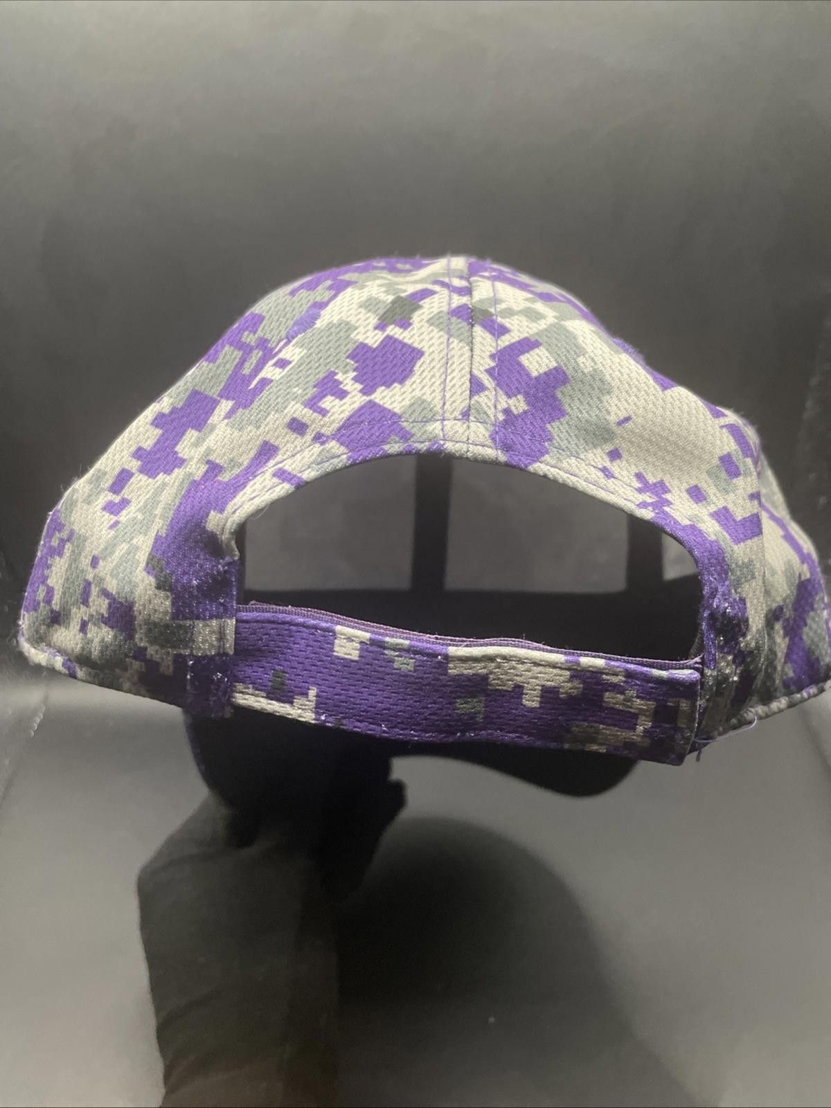 Starter Los Angeles Lakers Pechanga Resort & Casino Purple Camo Hat Size ONE SIZE - 4 Thumbnail
