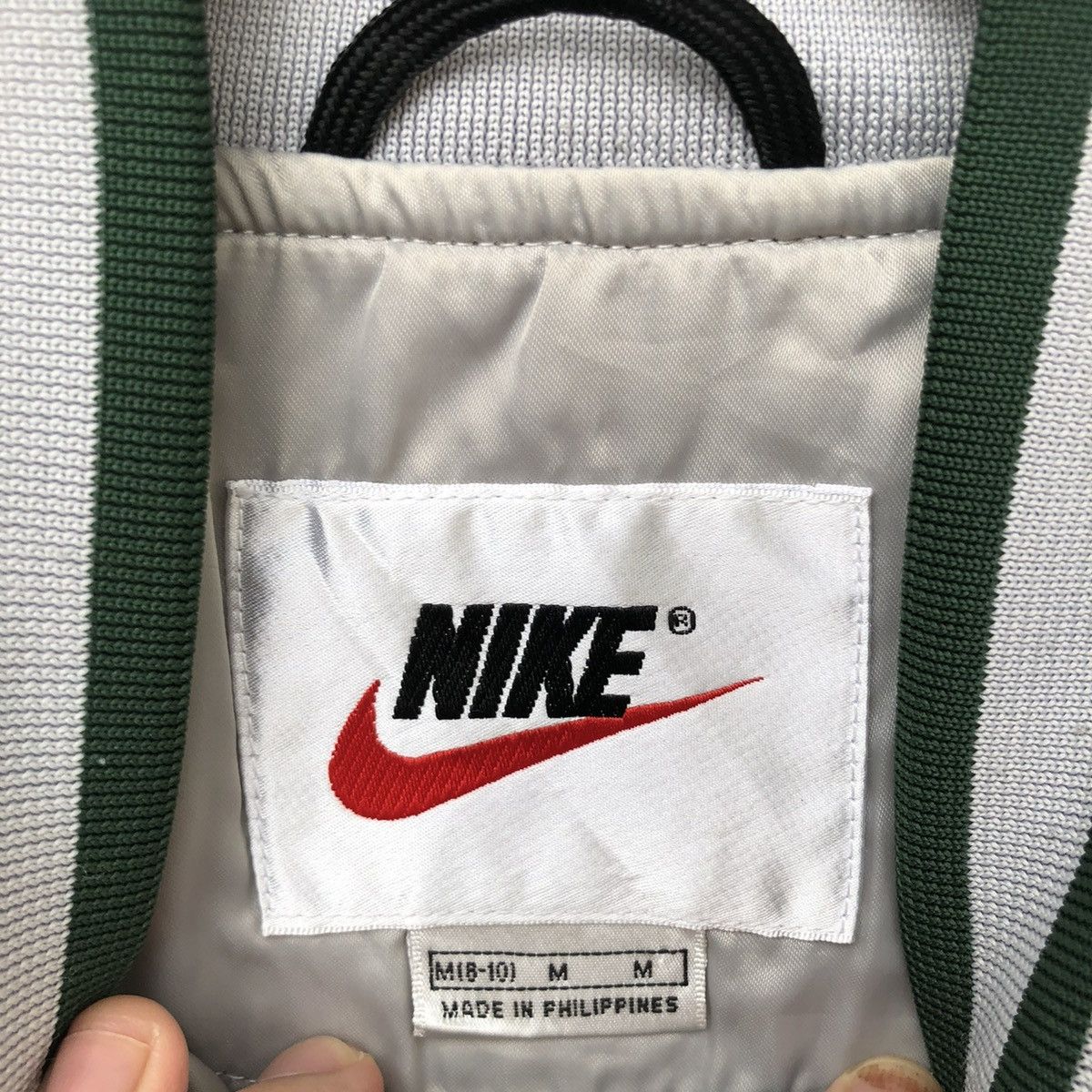 Nike Vintage 90 Nike Swoosh Small Logo Varsity Button Jacket | M Size US M / EU 48-50 / 2 - 4 Thumbnail