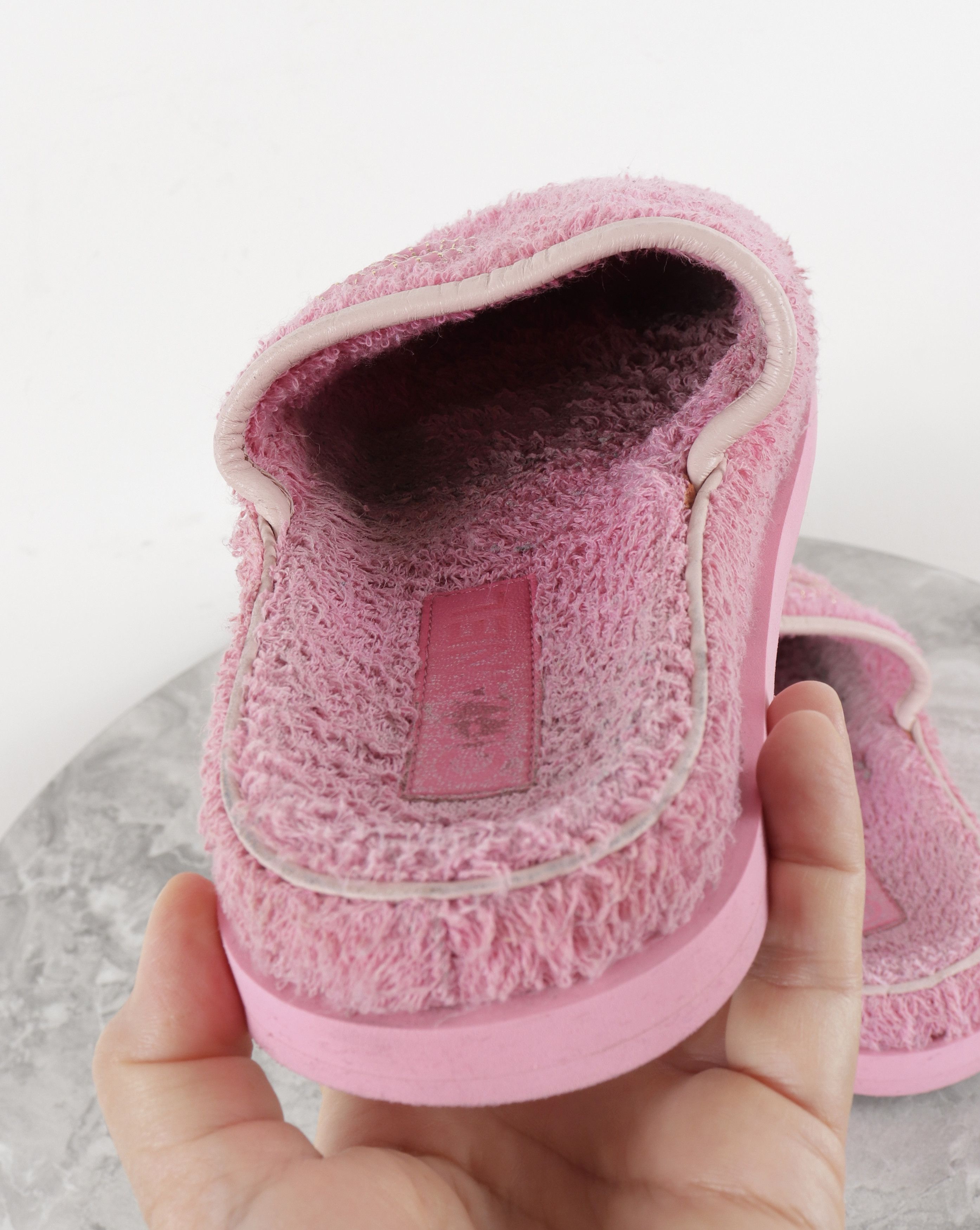 Chanel Chanel CC Logo Pink Terry Slippers Size US 7 / IT 37 - 7 Thumbnail