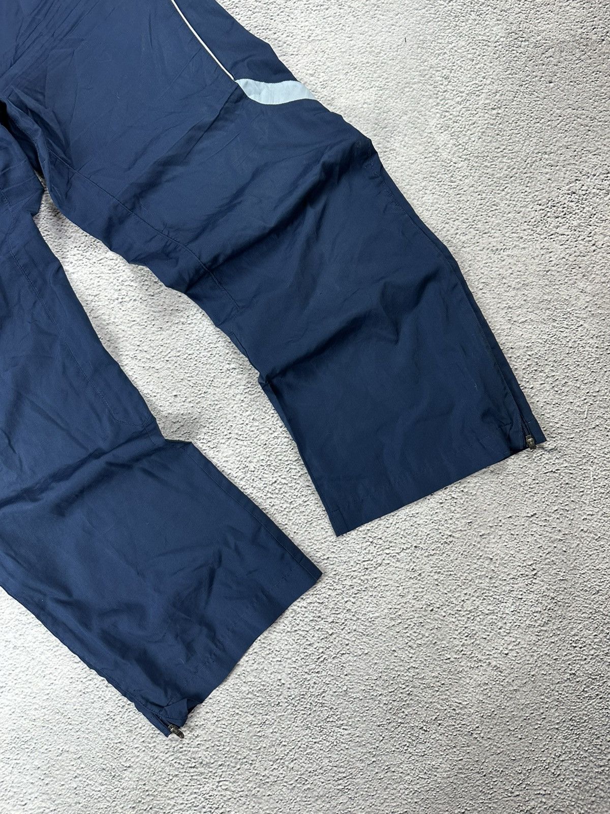 Nike Vintage Nike Track Pants Nylon Baggy Y2K Drill Style Size 34" / US 12 / IT 48 - 4 Thumbnail
