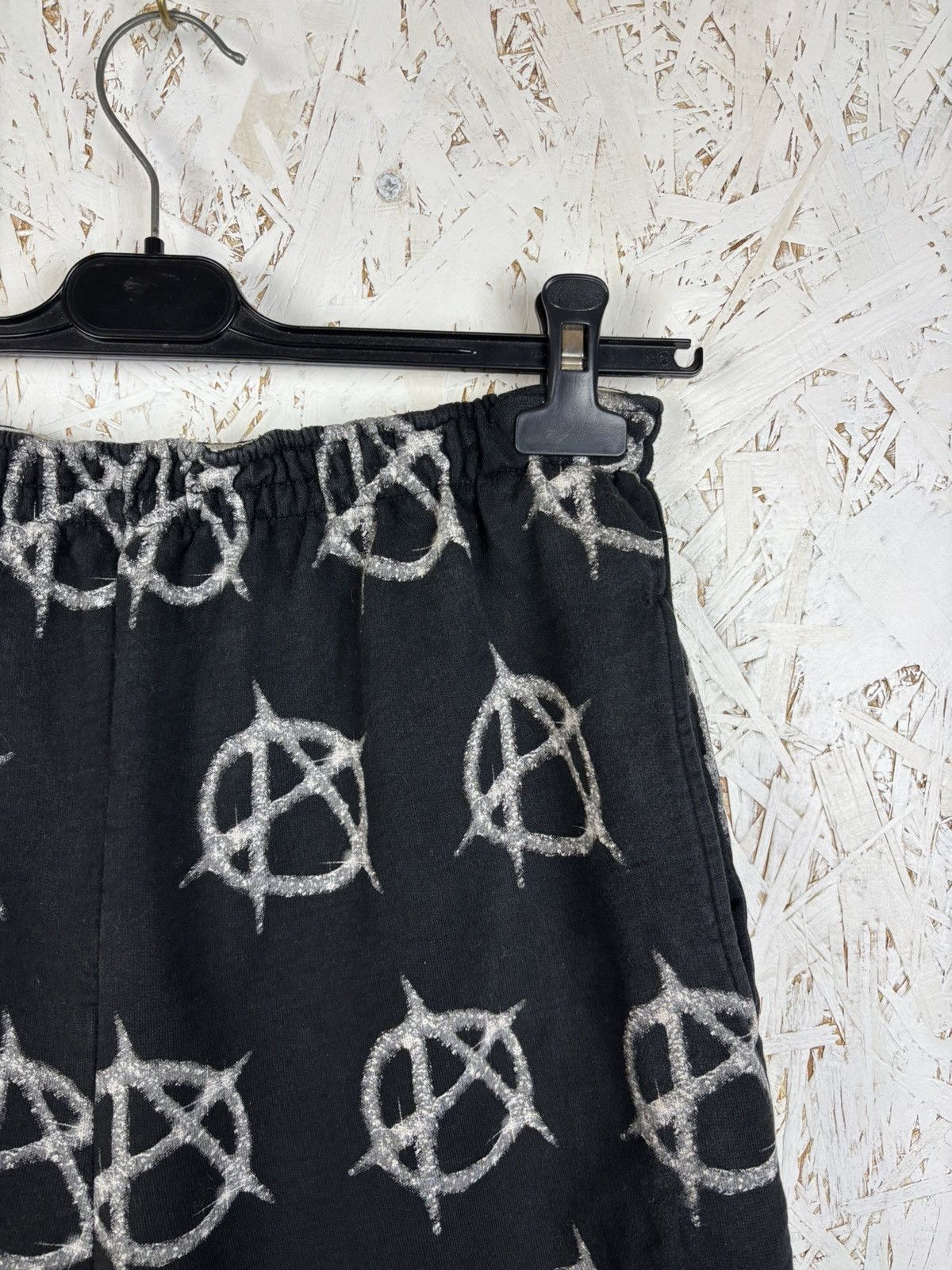 Revenge Revenge Anarchy Allover Print AOP Shorts Size US 36 / EU 52 - 2 Thumbnail
