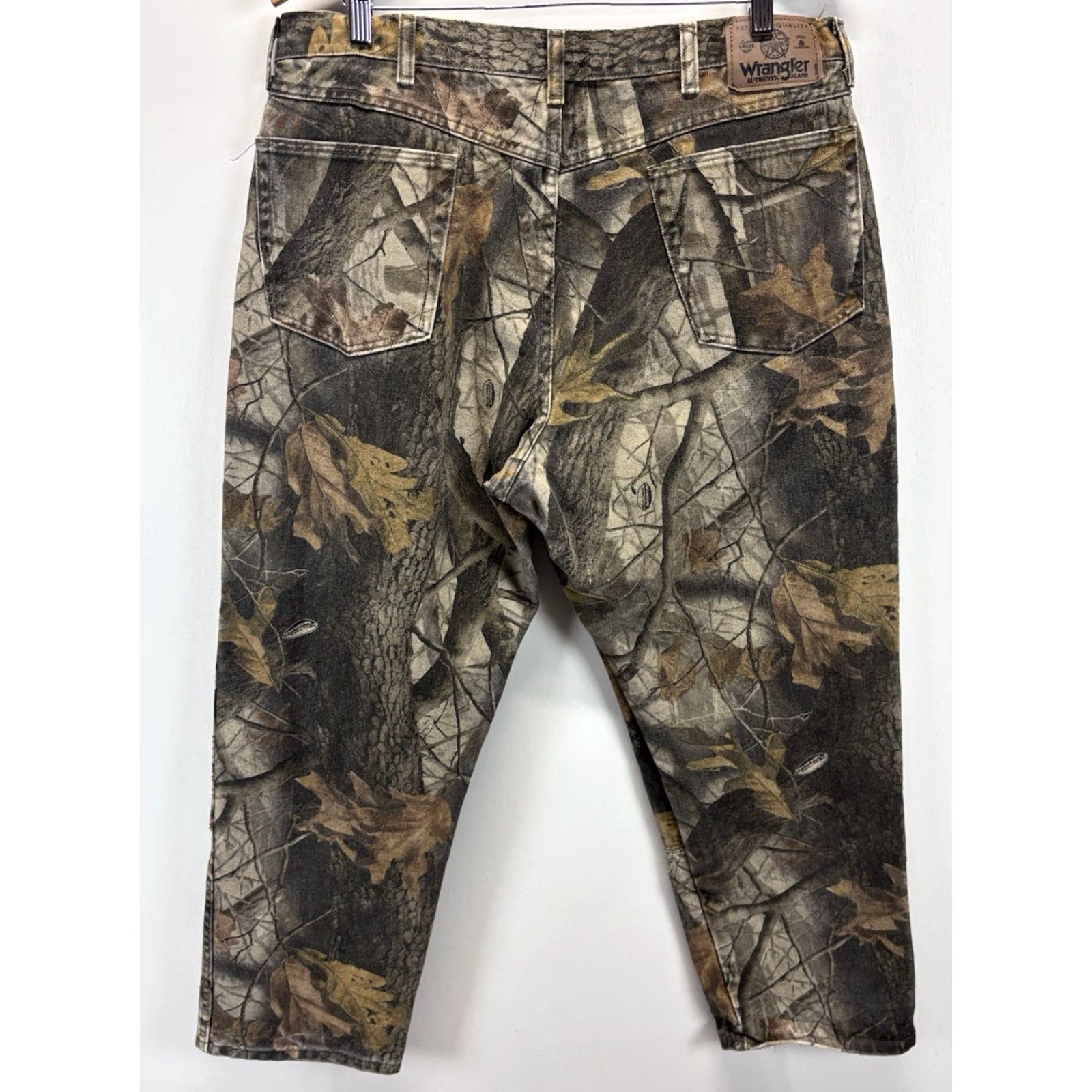 Wrangler VINTAGE Wrangler Realtree Hardwoods Camo Jeans Pants 38x30, Double Knee, 90s, Mens Size US 38 / EU 54 - 3 Thumbnail