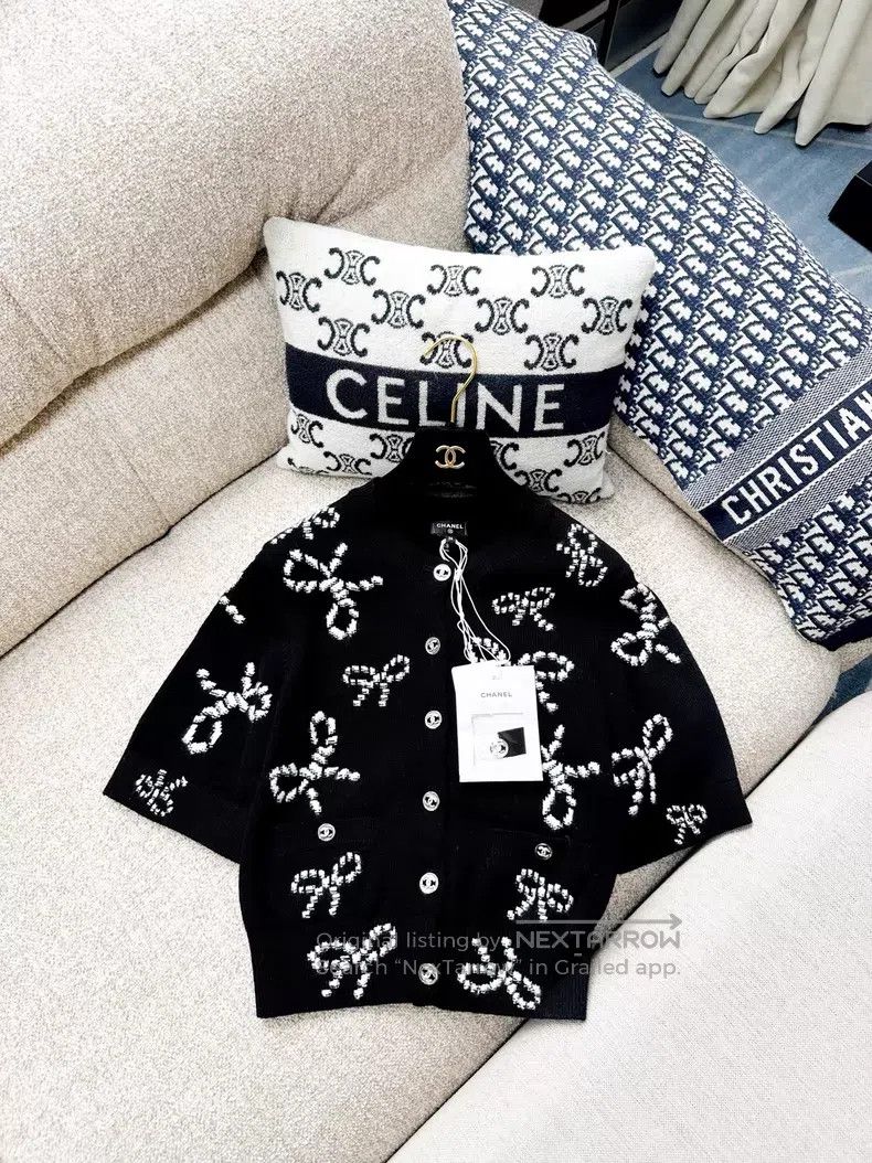 Chanel Chanel Short sleeves with white bow pattern Size XS / US 0-2 / IT 36-38 - 2 Thumbnail