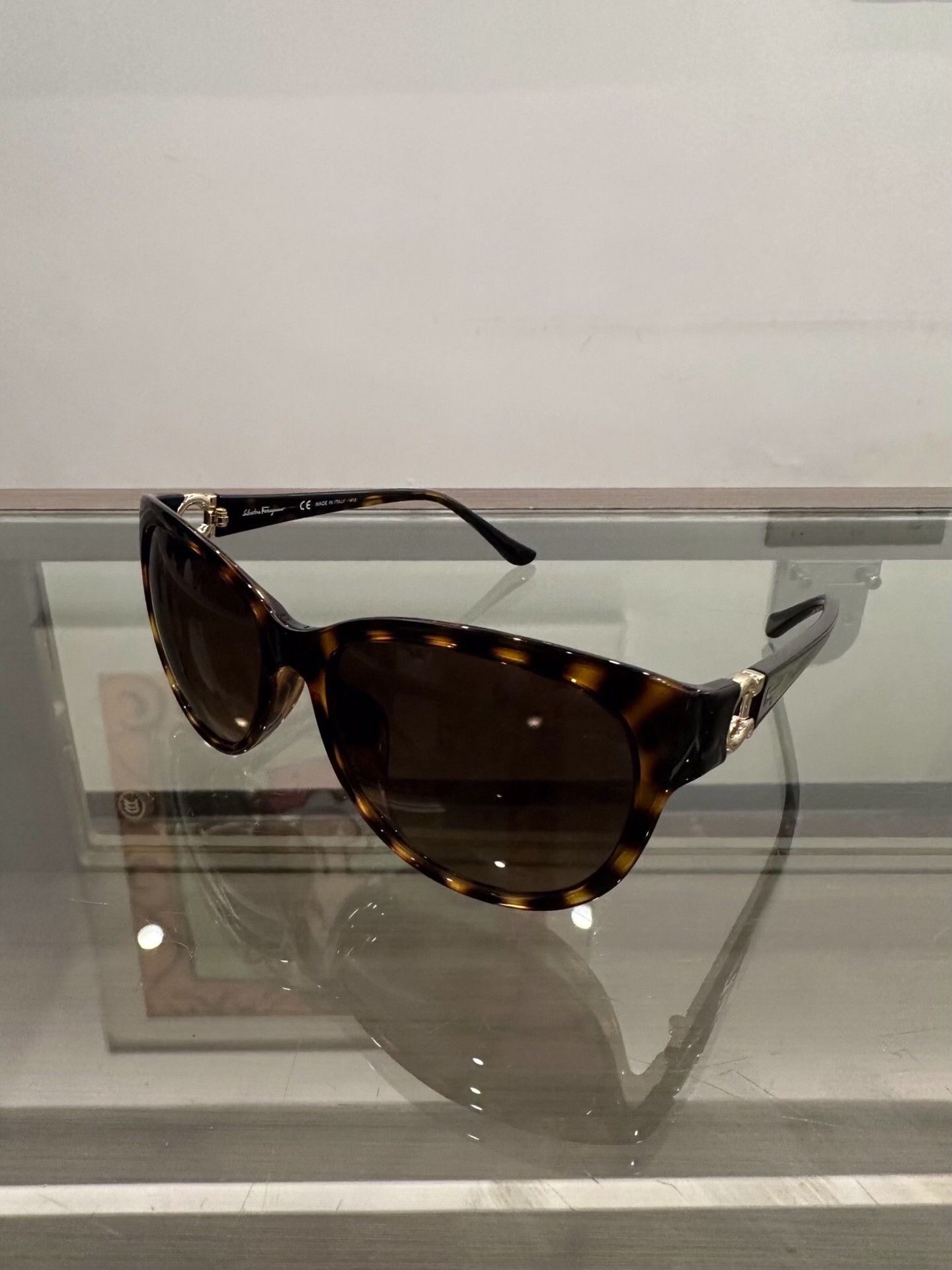 Salvatore Ferragamo Ferragamo Amber Side Metal Logo Sunglasses Size ONE SIZE - 1 Thumbnail