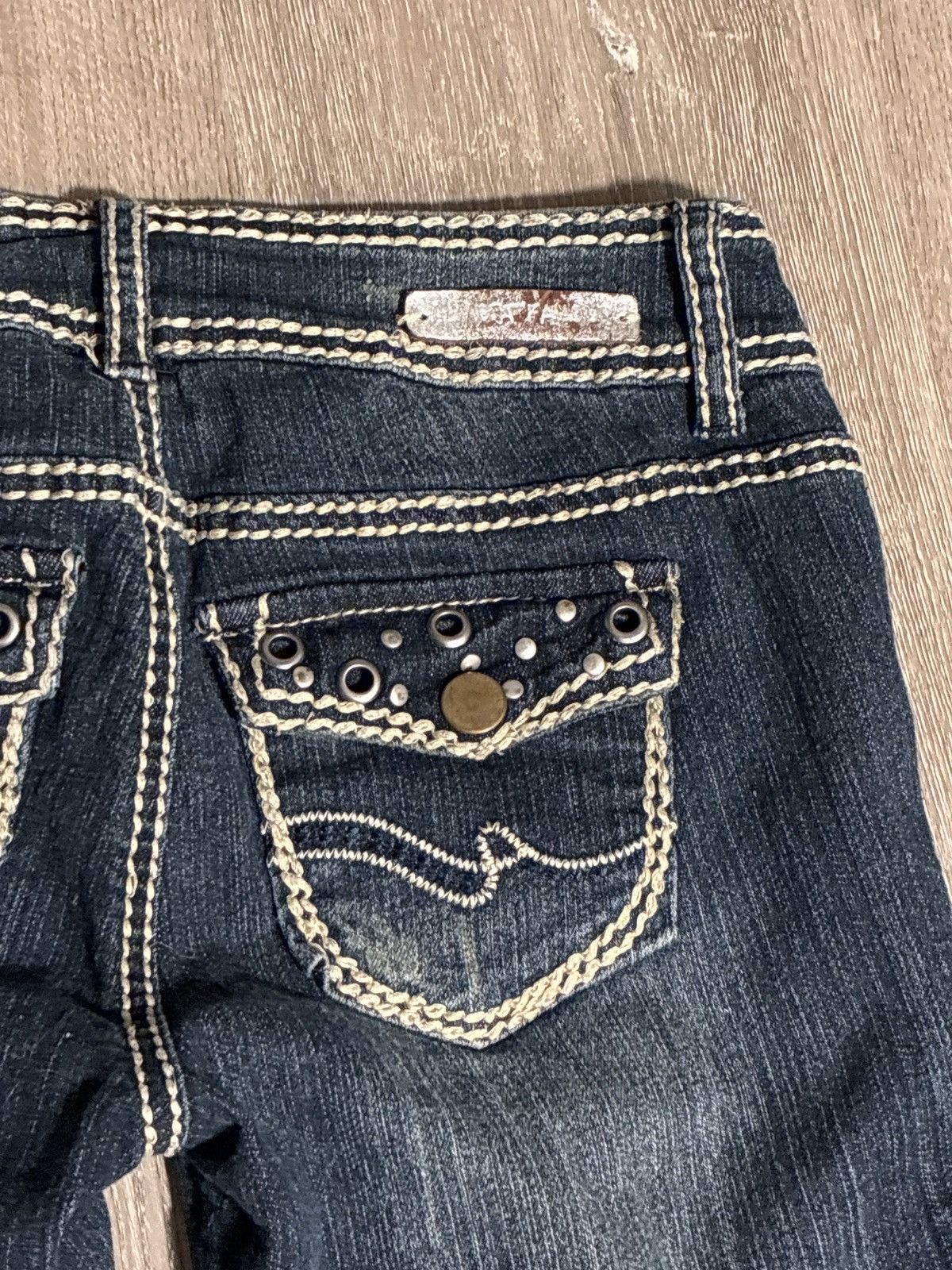 Almost Famous Almost Famous Low-Rise Flare Denim Size 27" / US 4 / IT 40 - 3 Thumbnail