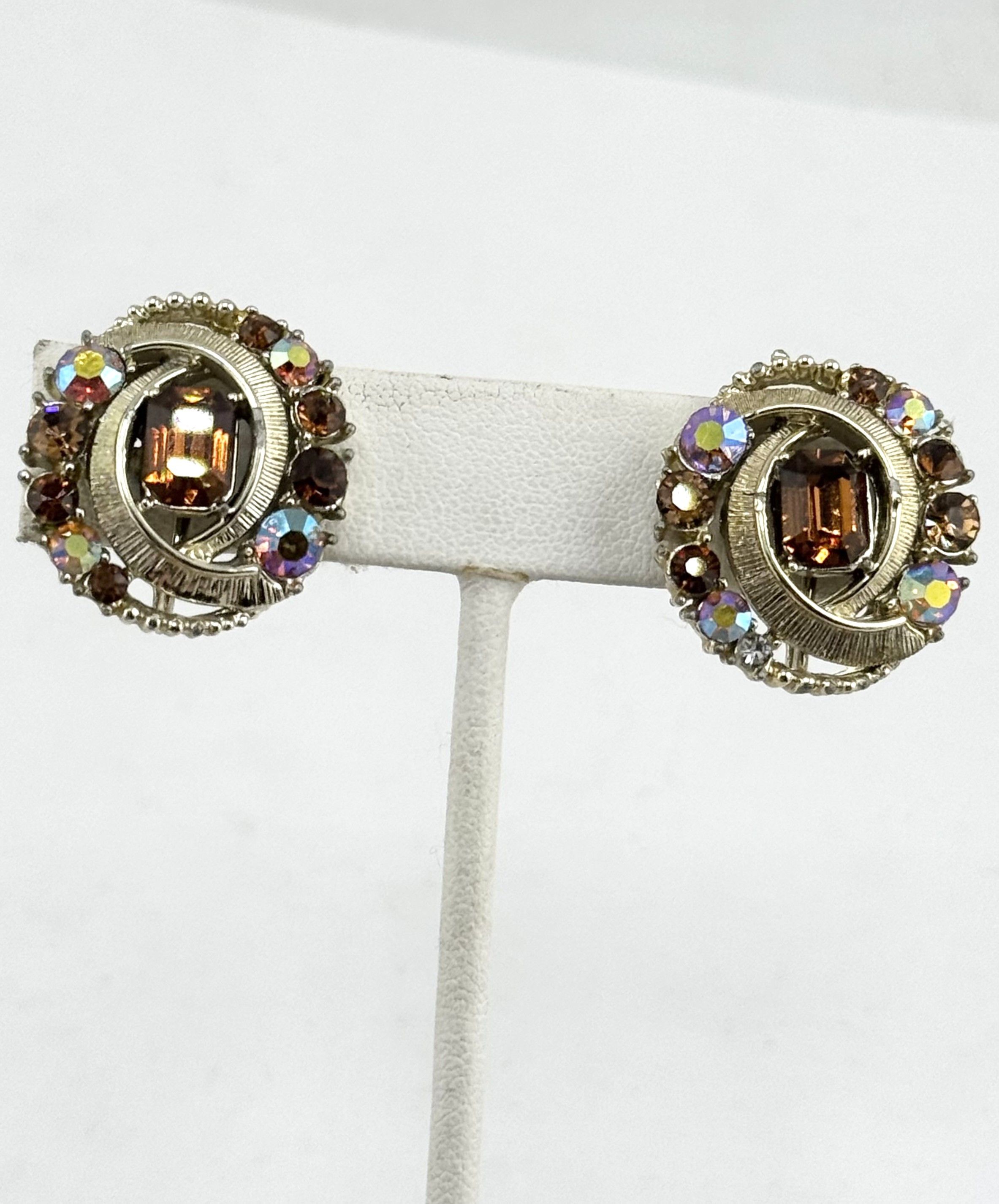 Vintage Vintage Coro brown rhinestone clip on earrings Size ONE SIZE - 4 Thumbnail