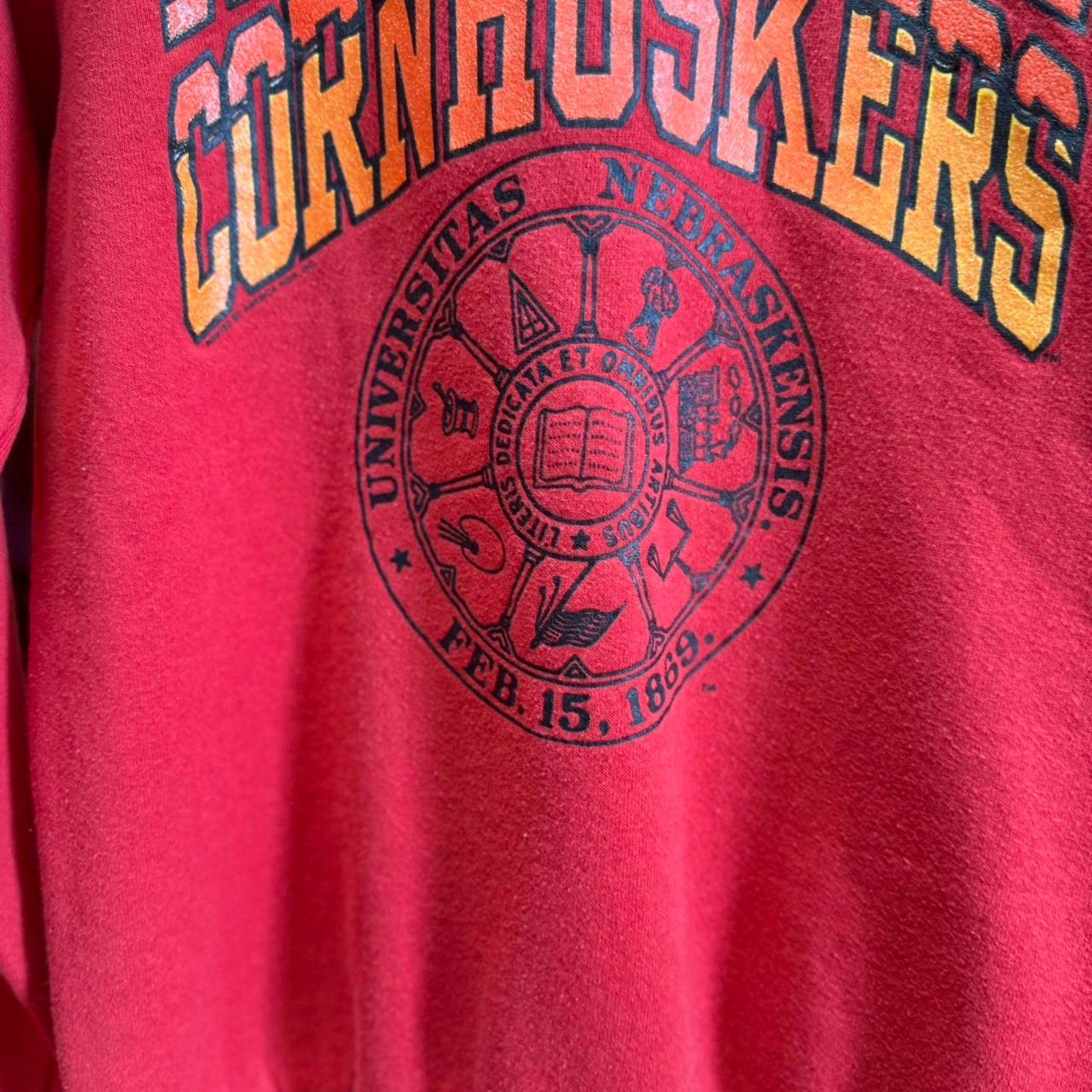 Vintage Vintage 90s Nebraska Huskers School Crest Crewneck Size US L / EU 52-54 / 3 - 6 Thumbnail