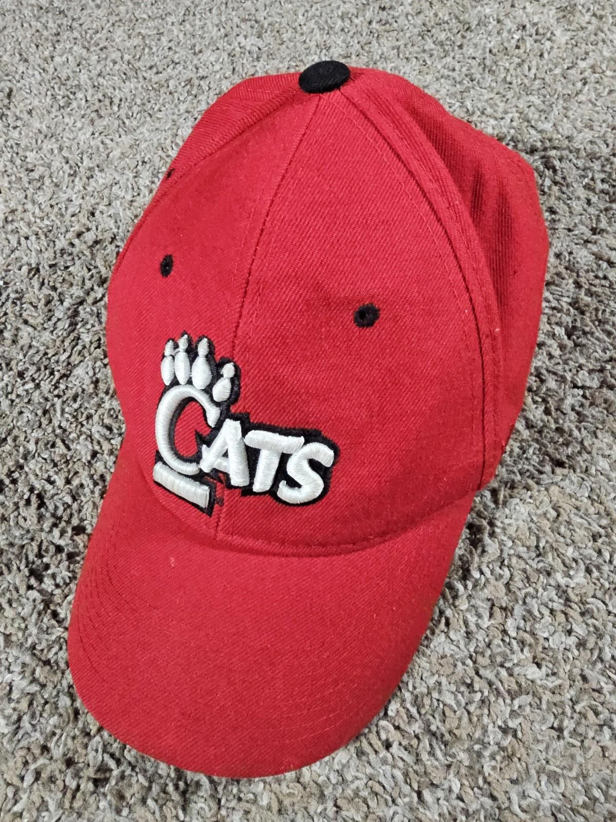 Zephyr Zephyr Fitted Cincinnati Bearcats Baseball Red Hat Cap 7 1/4 Size ONE SIZE - 1 Thumbnail