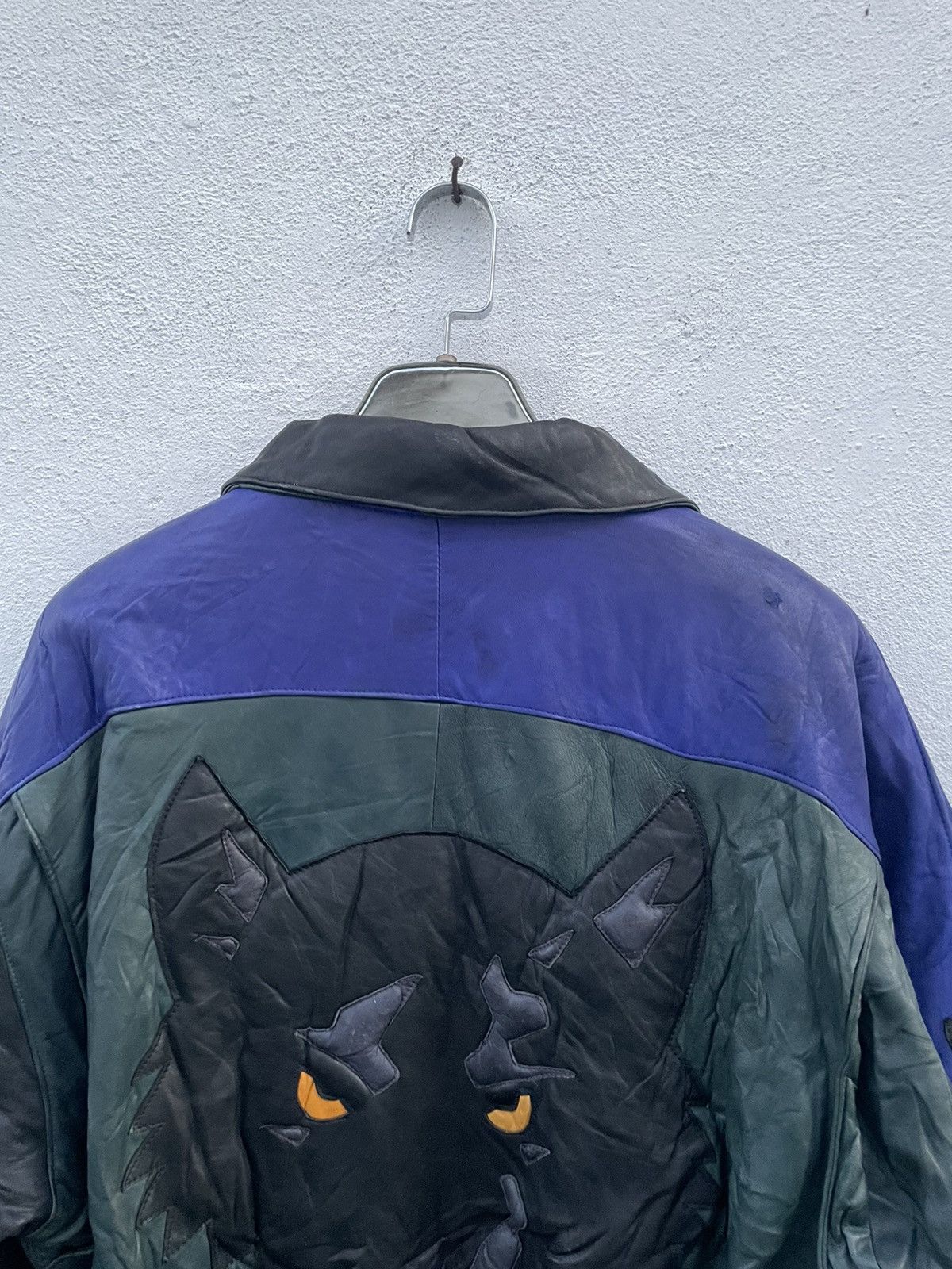 Other Vintage Leather Bomber Jacket Wolf Head Patch Size M Size US M / EU 48-50 / 2 - 9 Thumbnail