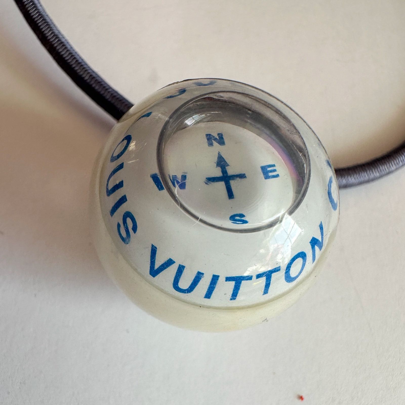 Louis Vuitton Louis Vuitton Cup 2000 Compass Necklace -Blue Size ONE SIZE - 3 Thumbnail