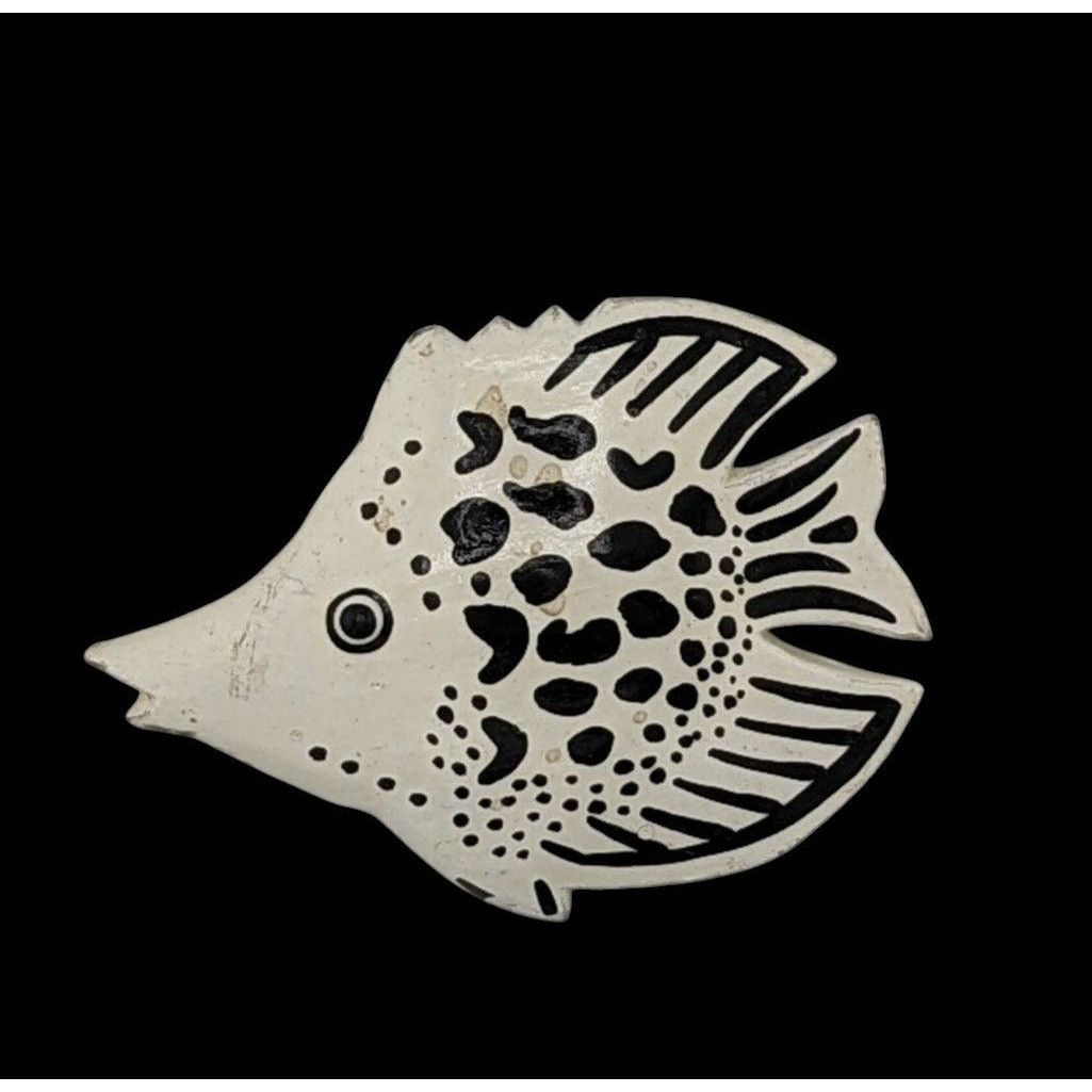 Other Vintage Wooden Fish Brooch Black And White Painted Size ONE SIZE - 1 Thumbnail