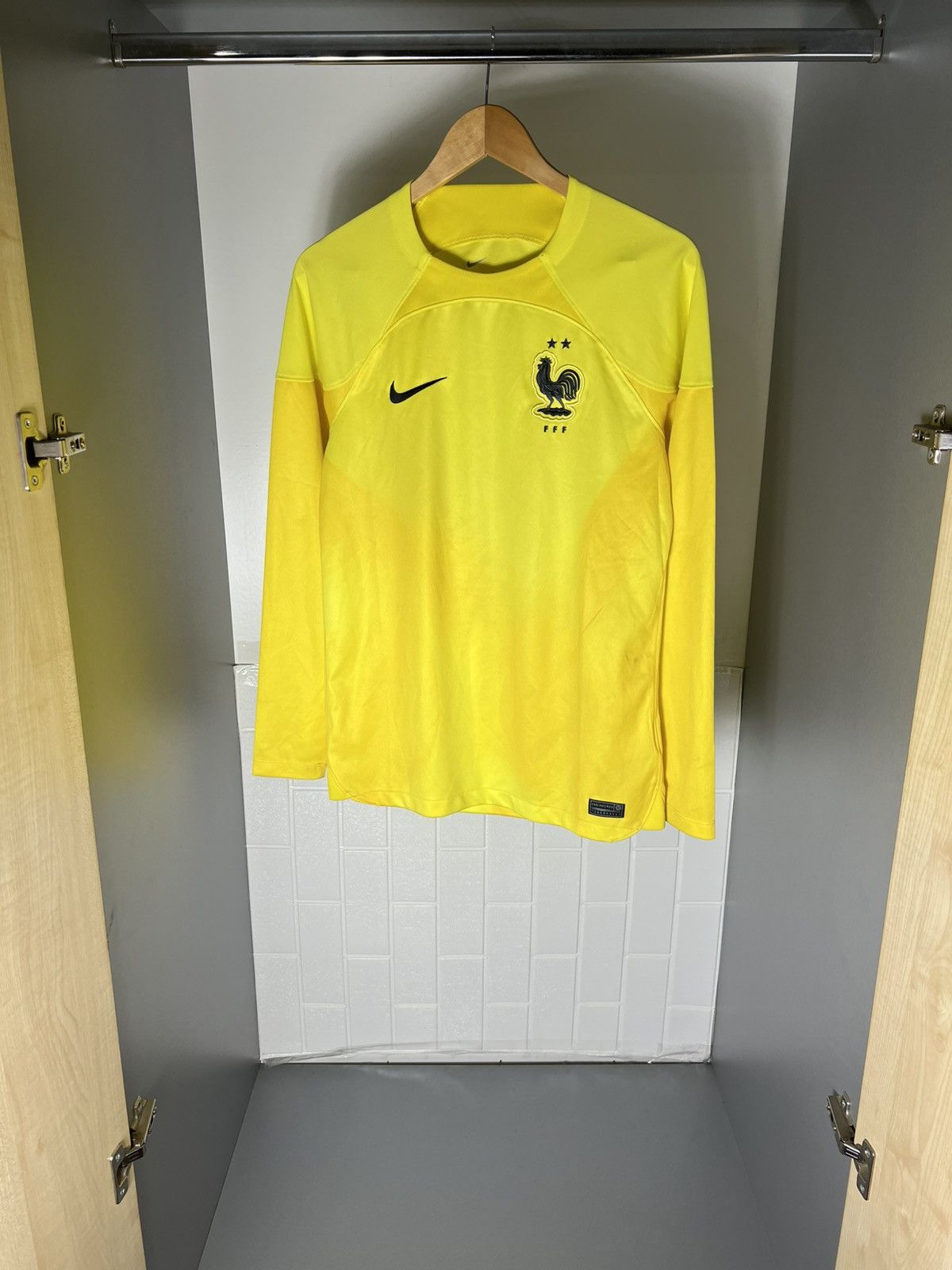 Nike VINTAGE NIKE FRANCE SOCCER JERSEY RETRO PSG BLOKE Y2K 90s Size US S / EU 44-46 / 1 - 6 Thumbnail