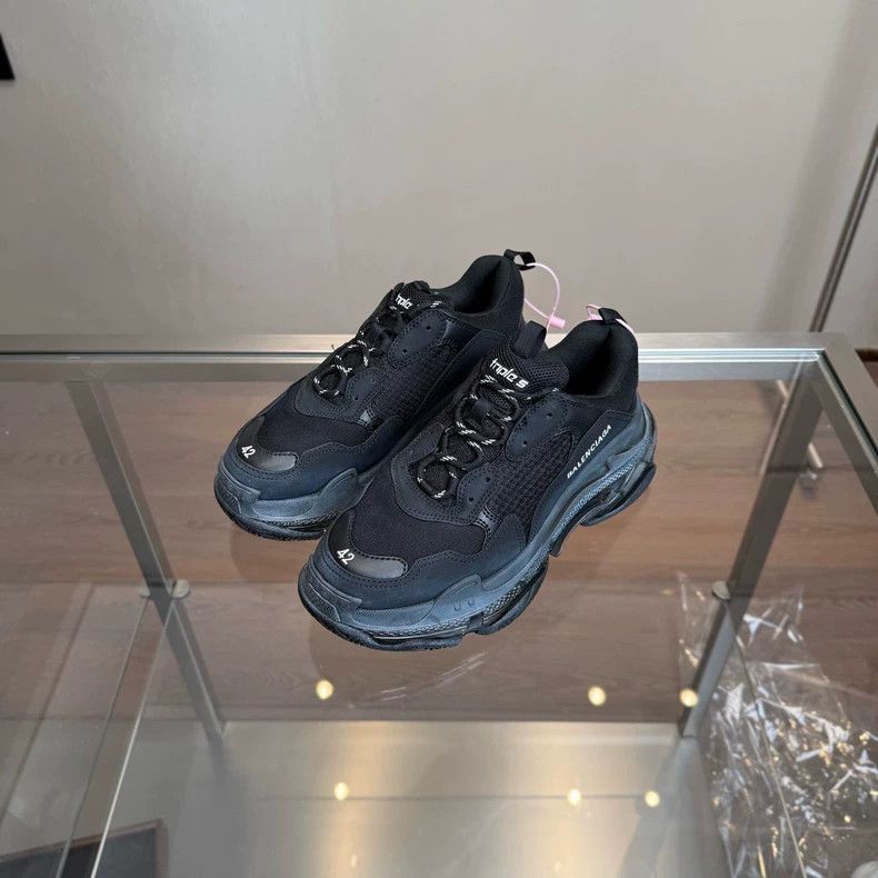 Balenciaga Balenciaga Triple S Sneakers Black Size 42-2505 Size US 9 / EU 42 - 2 Thumbnail