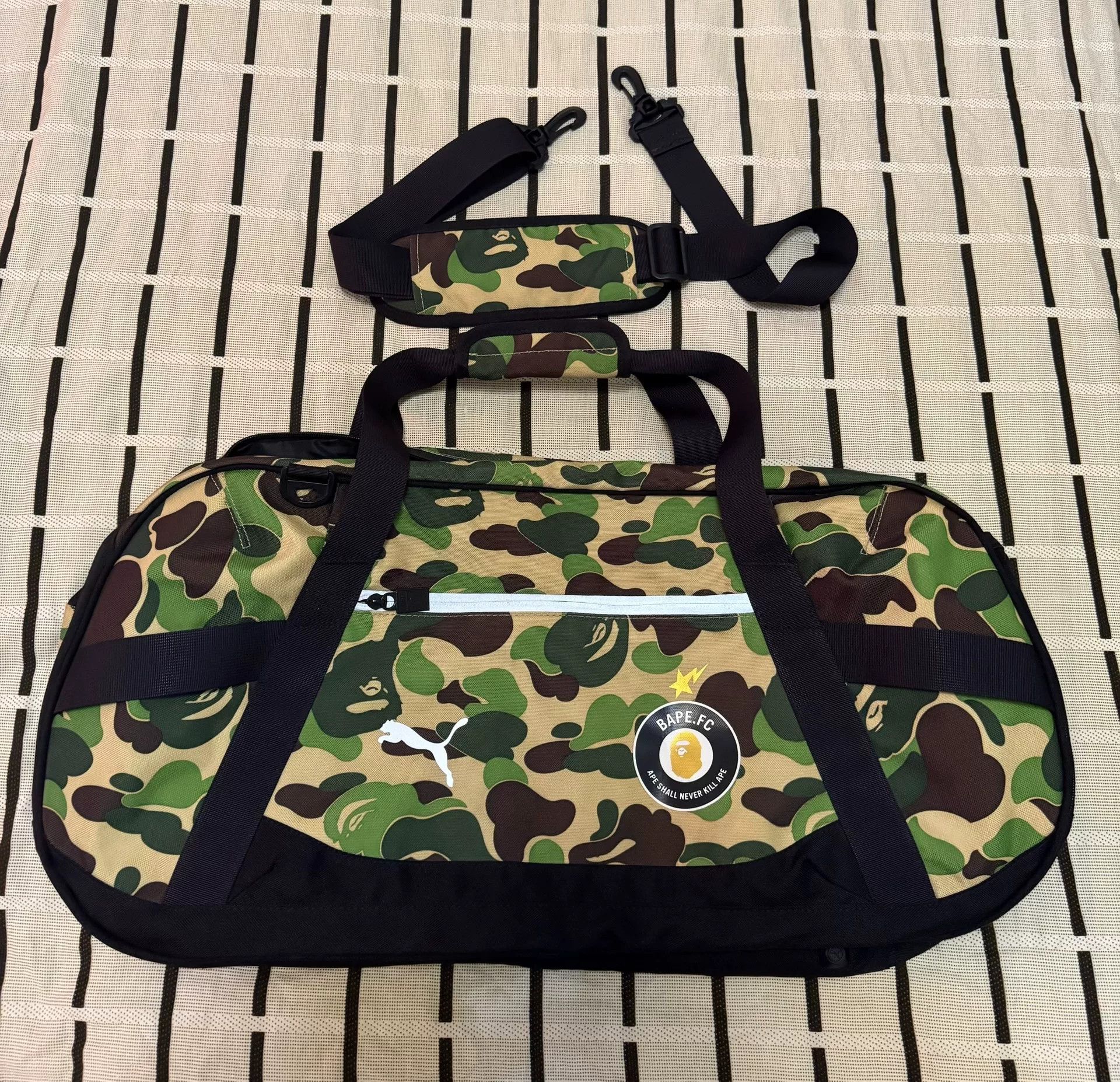 Bape Bape Camo Rare Green Bag M Men Size ONE SIZE - 1 Thumbnail