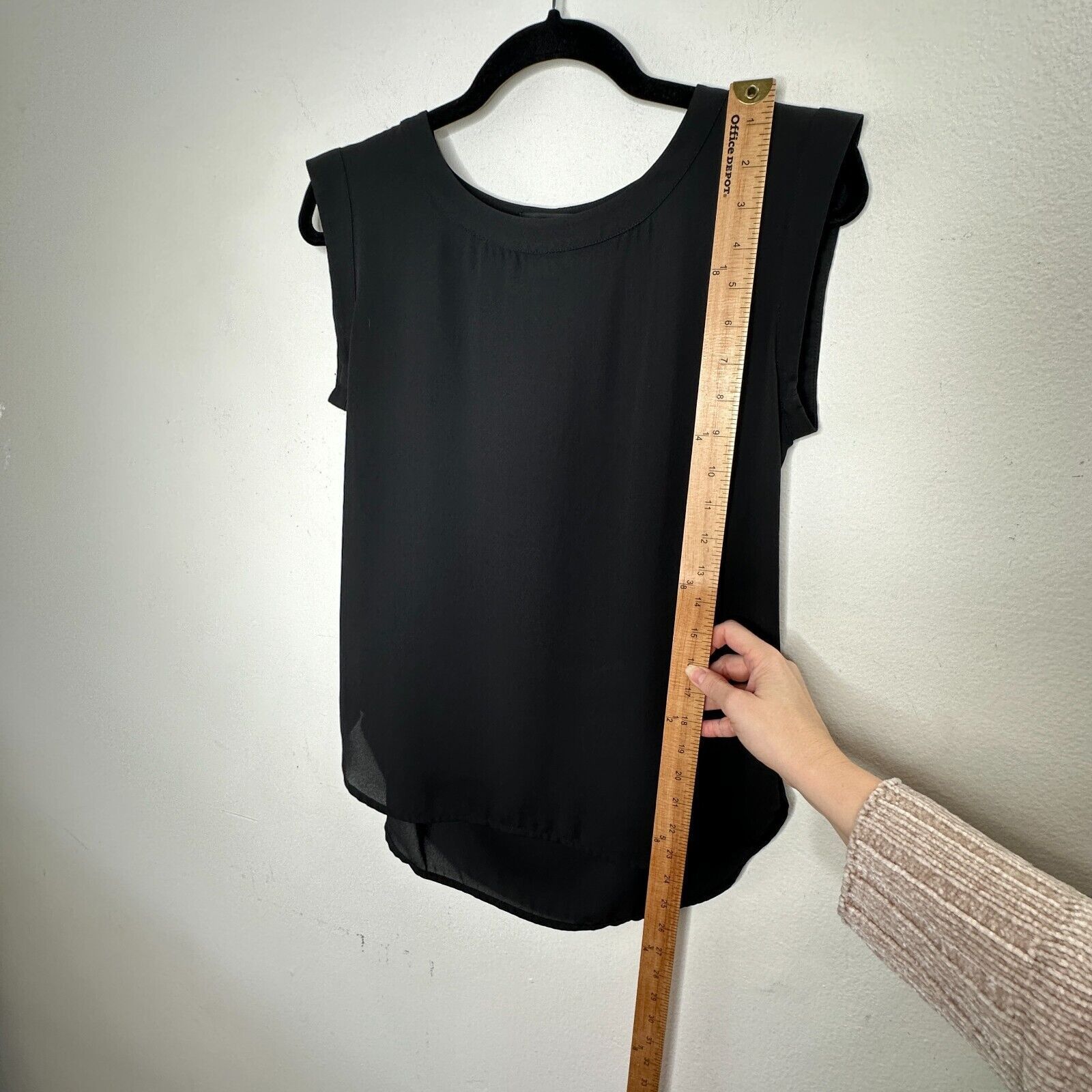 J.Crew J. Crew Black Sleeveless Banded Neck and Sleeve Slit Blouse Size XS / US 0-2 / IT 36-38 - 5 Thumbnail