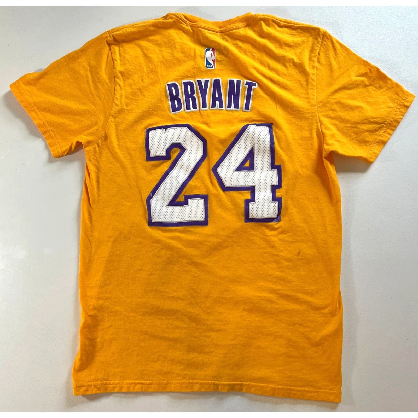 Adidas VINTAGE Adidas LA Lakers Kobe Bryant #24 T-Shirt Mens M Yellow 100% Cotton Short Sleeve Crew Neck Double-Sided Sports Basketball Go-To Tee Size US M / EU 48-50 / 2 - 2 Thumbnail
