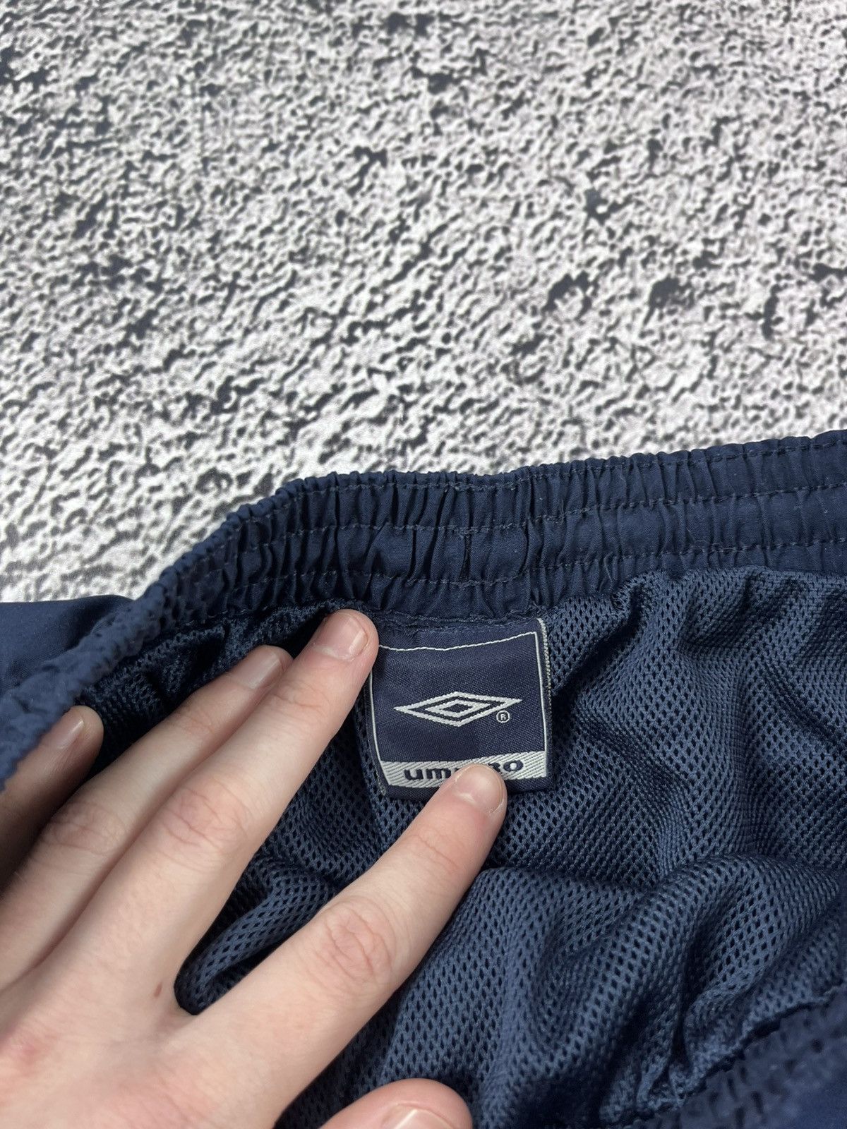 Umbro Vintage 90s Umbro shorts streetwear big logo style L Size US 34 / EU 50 - 7 Thumbnail