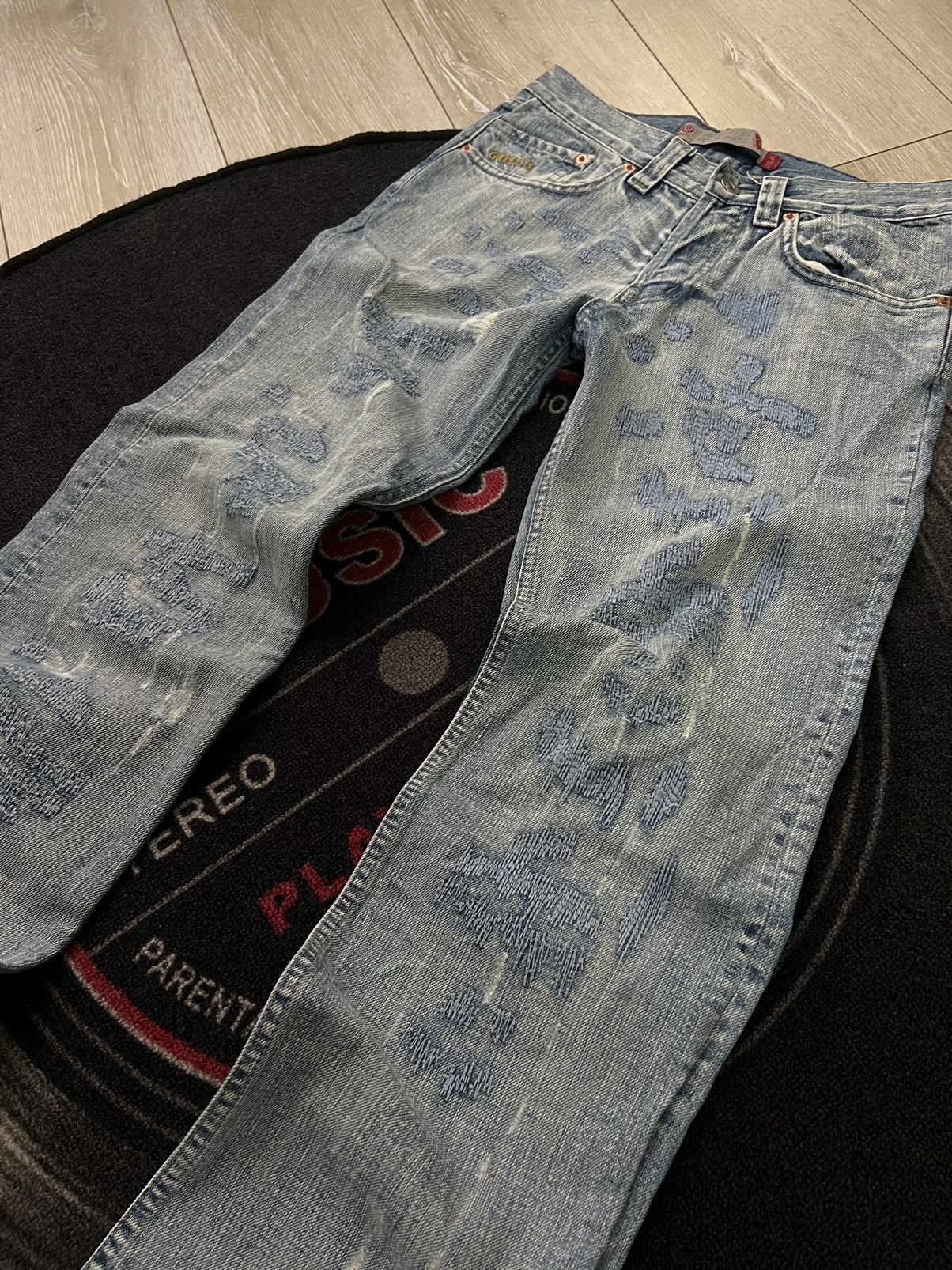 Guess × Japanese Brand × Vintage Crazy Vintage Y2K Low Rise hieroglyphics Guess Jeans Size 30" / US 8 / IT 44 - 3 Thumbnail