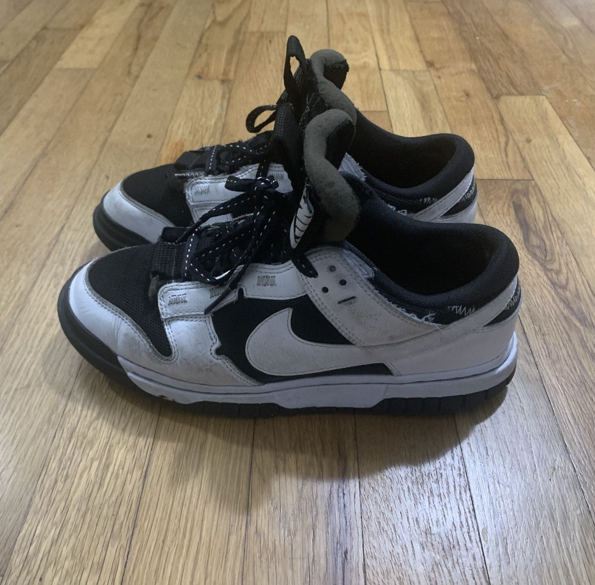 Nike Nike Dunks Black & White Size US 8 / EU 41 - 7 Thumbnail