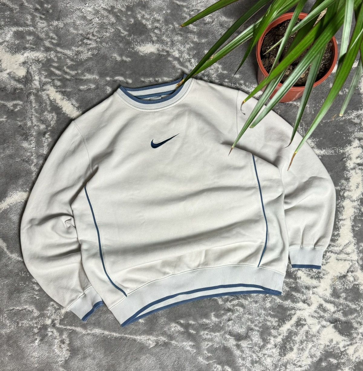 oversized vintage nike sweatshirt