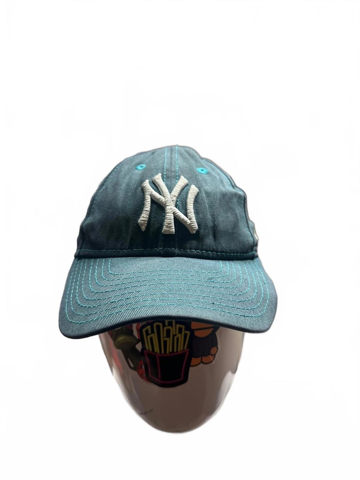 New Era New York Yankees Vintage Cap - Stylish Denim Look Size ONE SIZE - 1 Thumbnail