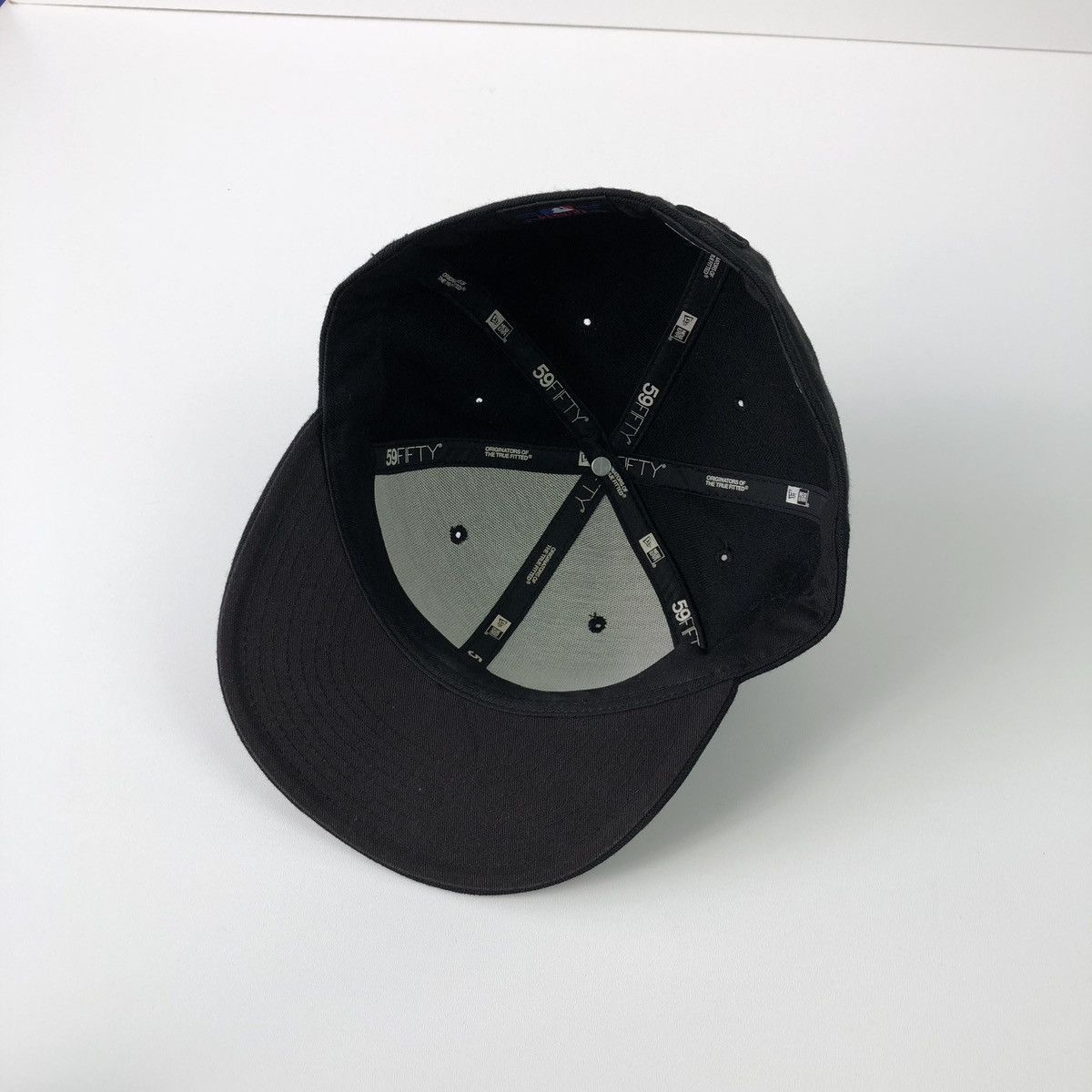 New Era × New York Yankees × Vintage New Era NY Yankees New York Vintage Wool Snapback Cap Black Size ONE SIZE - 8 Thumbnail