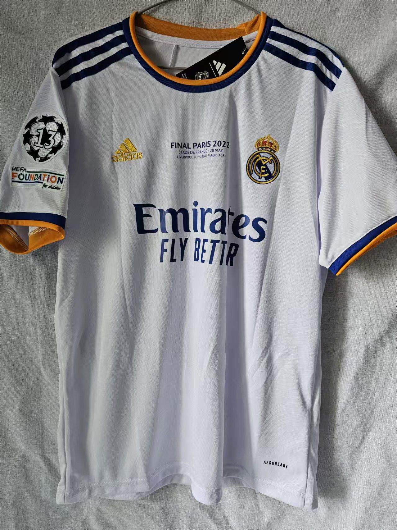 Other 2022 Real Madrid #9 Benzema Jersey White Size US L / EU 52-54 / 3 - 2 Thumbnail