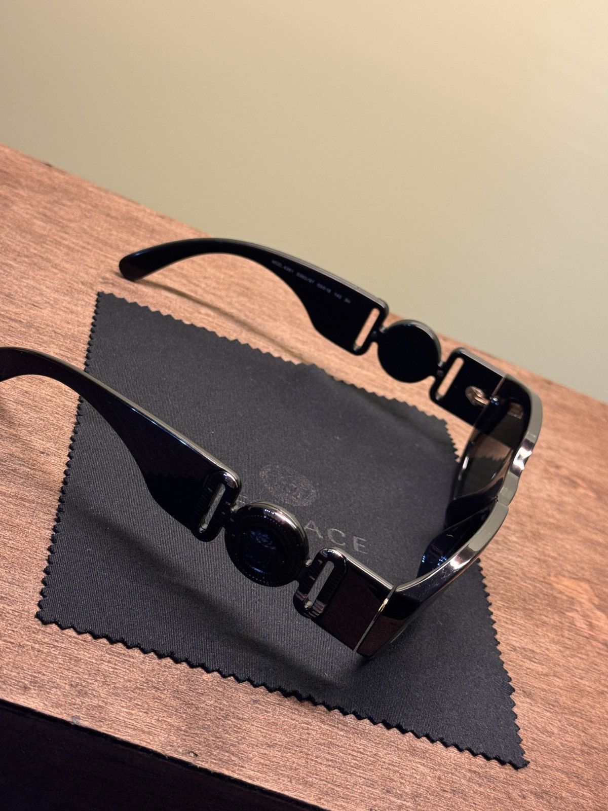 Versace Versace Medusa biggie sunglasses Size ONE SIZE - 2 Thumbnail