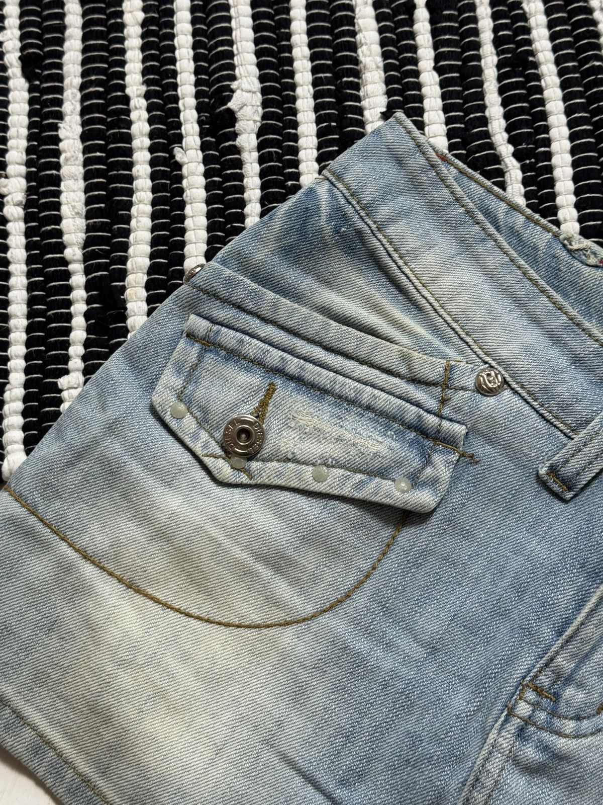 Diesel VINTAGE DIESEL 2000s BIG LOGO MINI DENIM SKIRT Size 26" / US 2 / IT 38 - 5 Thumbnail