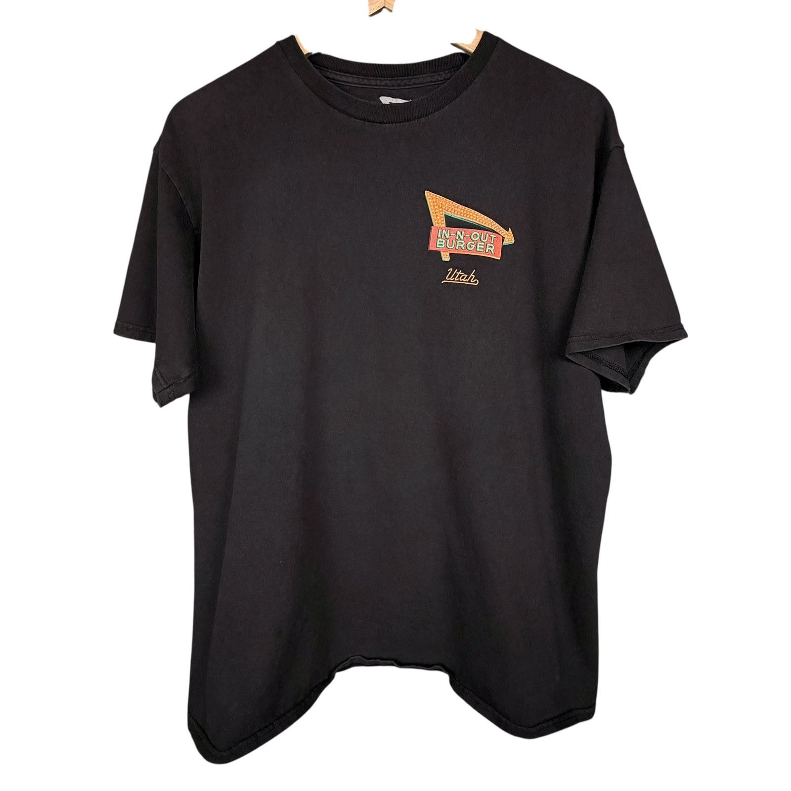 Gildan In-N-Out BurgerUtah Black Classic Car Graphic T-Shirt Mens L Size US L / EU 52-54 / 3 - 5 Thumbnail