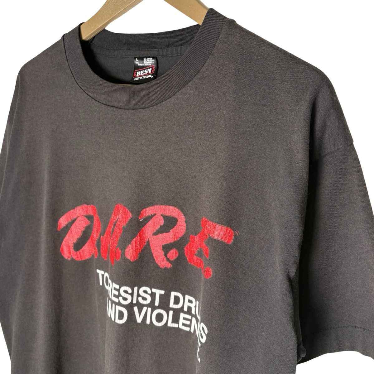 Other Vintage 80s Dare To Resist Drugs Violence Faded T Shirt L Size US L / EU 52-54 / 3 - 2 Thumbnail