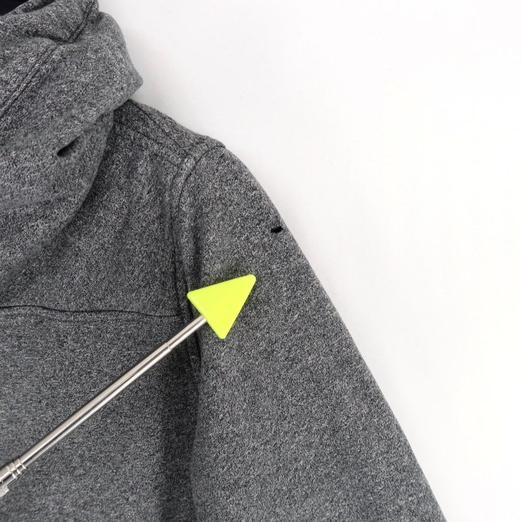 Lululemon Lululemon Hoodie Womens 8 Gray Heather Cowl Neck Pullover Kangaroo Pocket Pullover Hooded Pockets Womens 8 Gray Heather Size M / US 6-8 / IT 42-44 - 3 Thumbnail