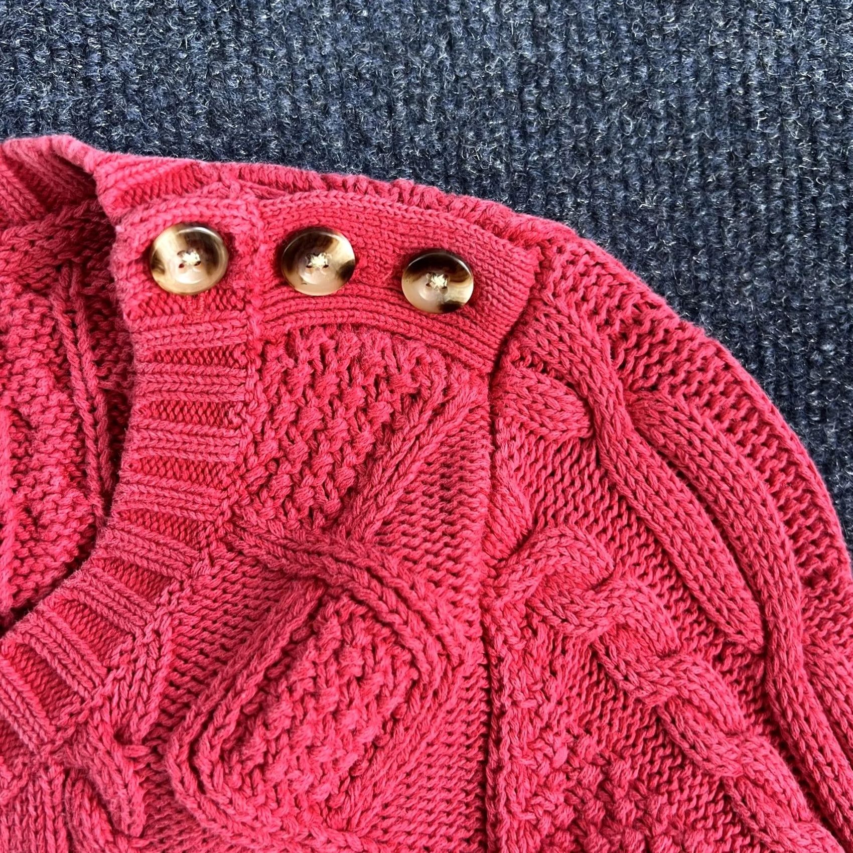 Vintage L.L. Bean Sweater Womens XS Pink Cable Knit Button Shoulder Crewneck Shirt Womens XS Pink Cable Knit Button Shoulder Crewneck Size XS / US 0-2 / IT 36-38 - 2 Thumbnail