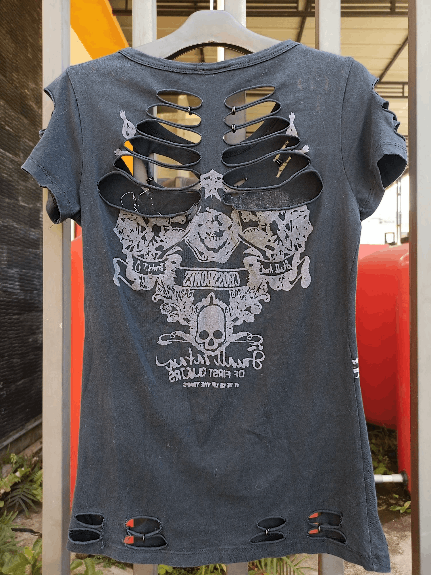 Vintage Crossbonez Distressed Skull Short Sleeve Strict TShirt Size US M / EU 48-50 / 2 - 15 Thumbnail