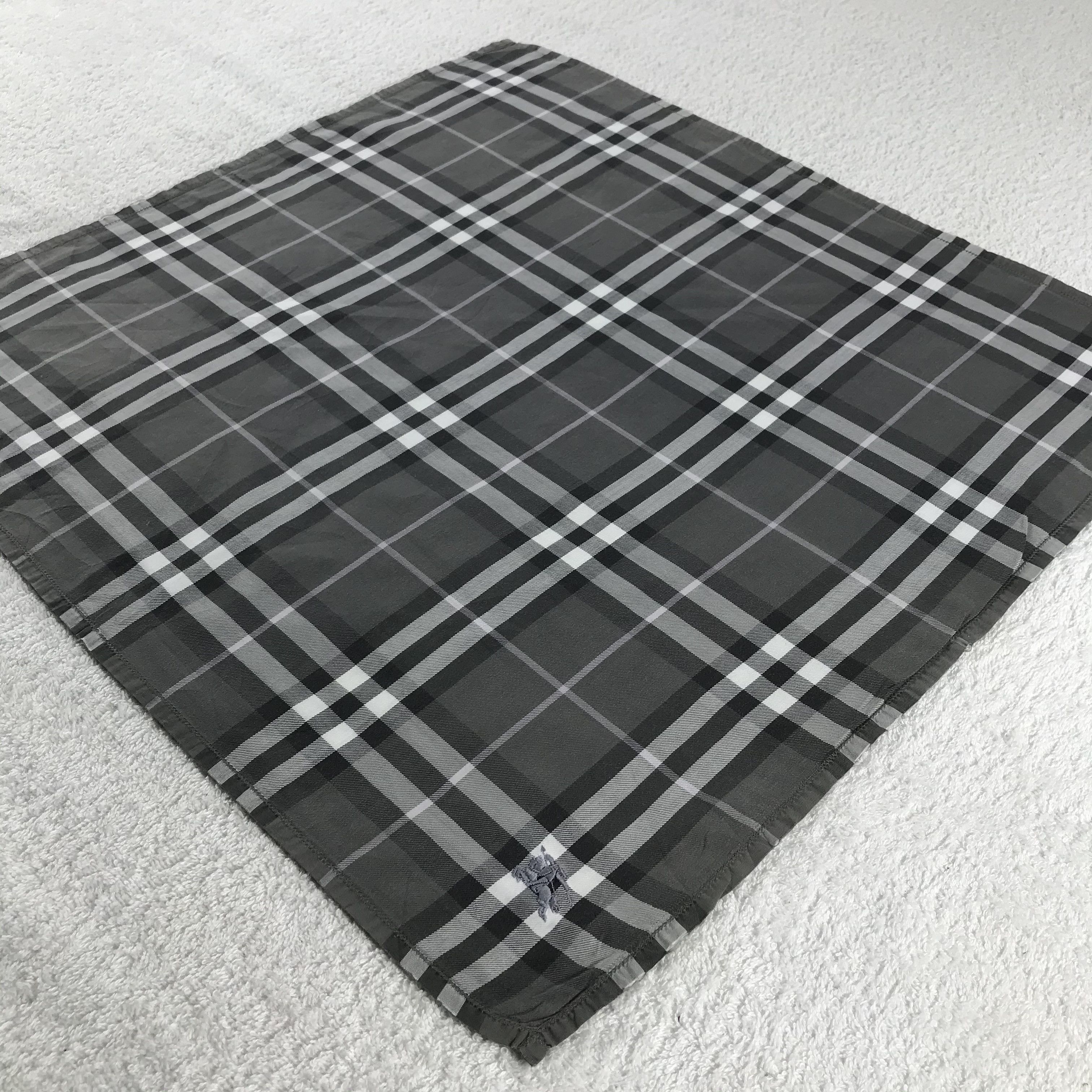 Burberry × Vintage Burberry Bandana / Handkerchief / Neckerchief - S061 Size ONE SIZE - 2 Thumbnail