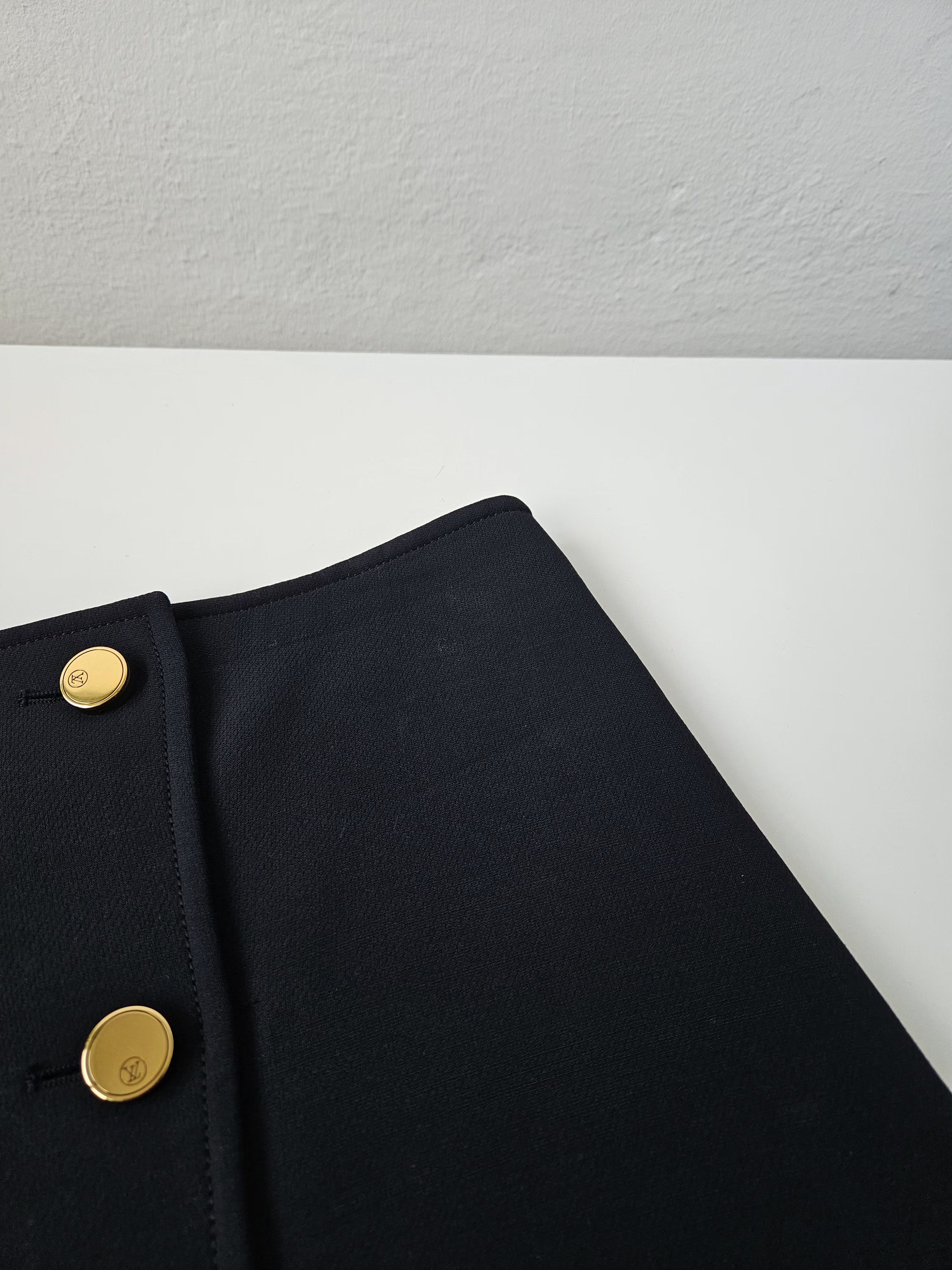 Louis Vuitton Louis Vuitton buttoned wool and silk mini skirt Size 26" / US 2 / IT 38 - 4 Thumbnail