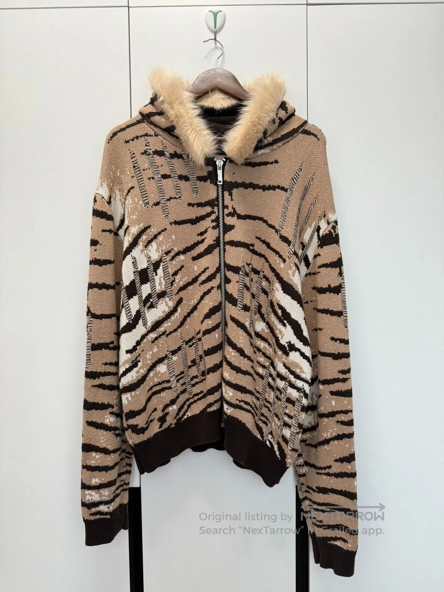 Racer Worldwide tiger stripe zip. Size US XL / EU 56 / 4 - 1 Thumbnail