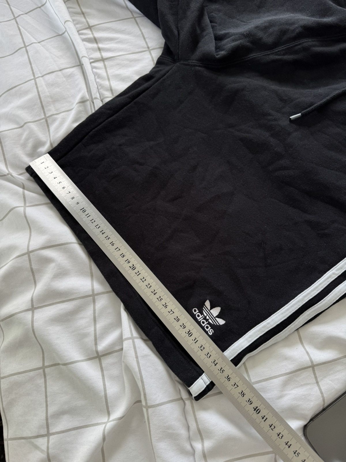 Adidas Adidas Baggy Shorts Balenciaga Style Cotton M/L size Japan Size US 34 / EU 50 - 25 Thumbnail