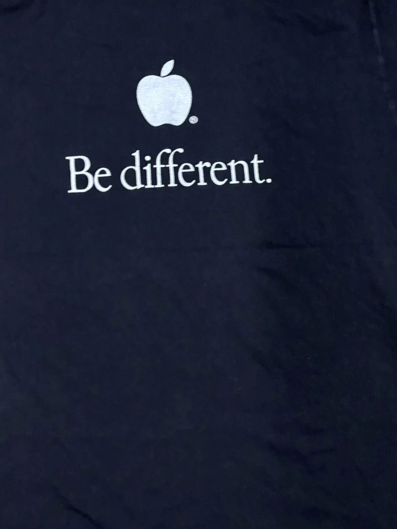Balenciaga Balenciaga FW22 Be Different Apple Logo Printed Crew Neck T Size US S / EU 44-46 / 1 - 4 Thumbnail