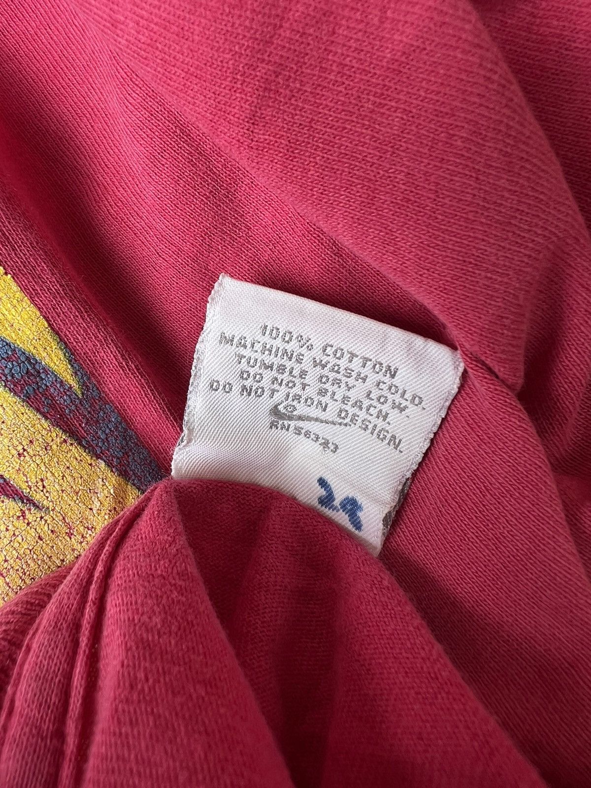 Nike Vintage 90s Nike Grey Tag Jordan Distress Sun Fade Pink tee Size US M / EU 48-50 / 2 - 22 Thumbnail