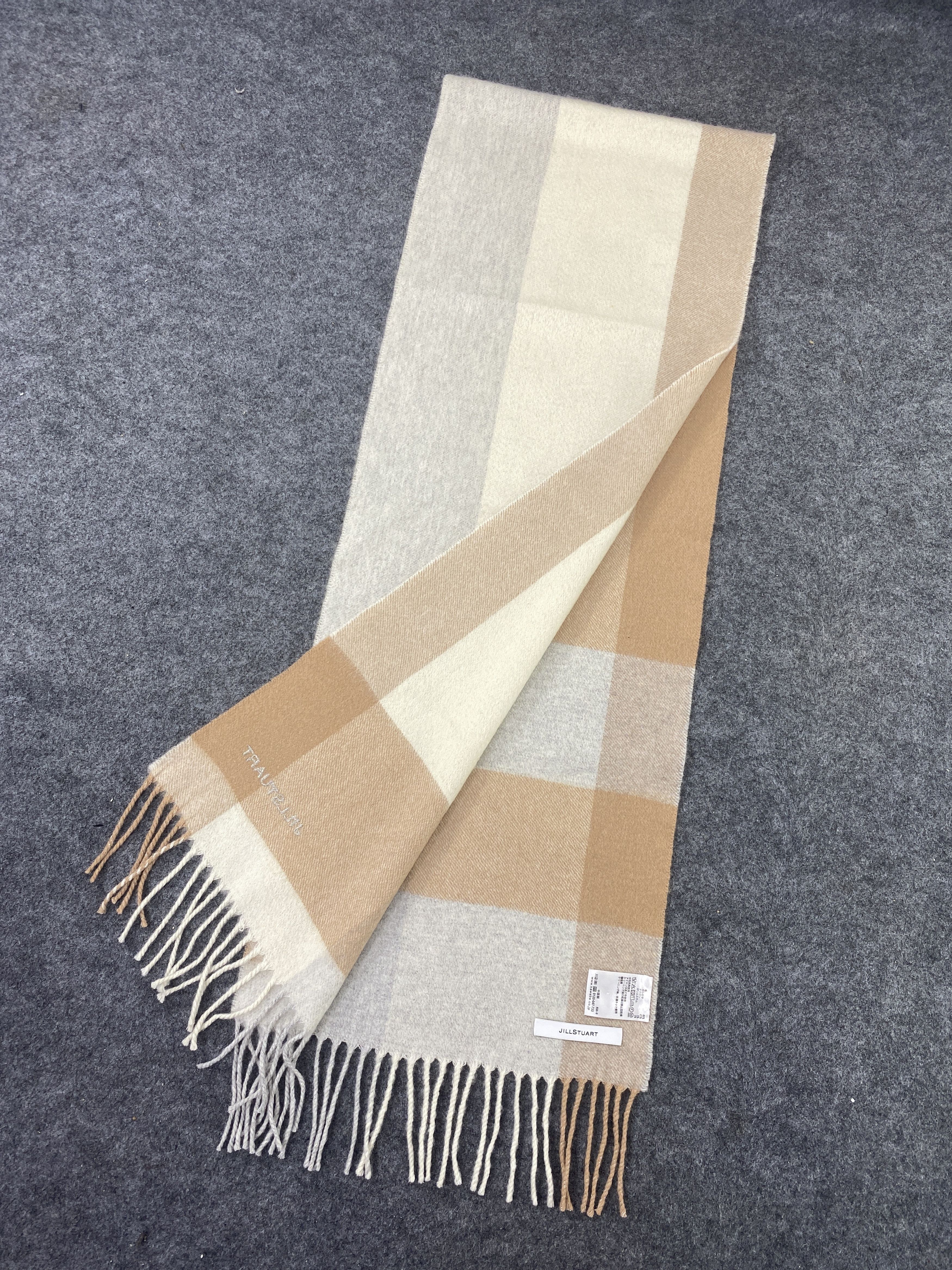 Jil Stuart Jill Stuart Scarf / Muffler / Neckwear -T1054 Size ONE SIZE - 3 Thumbnail