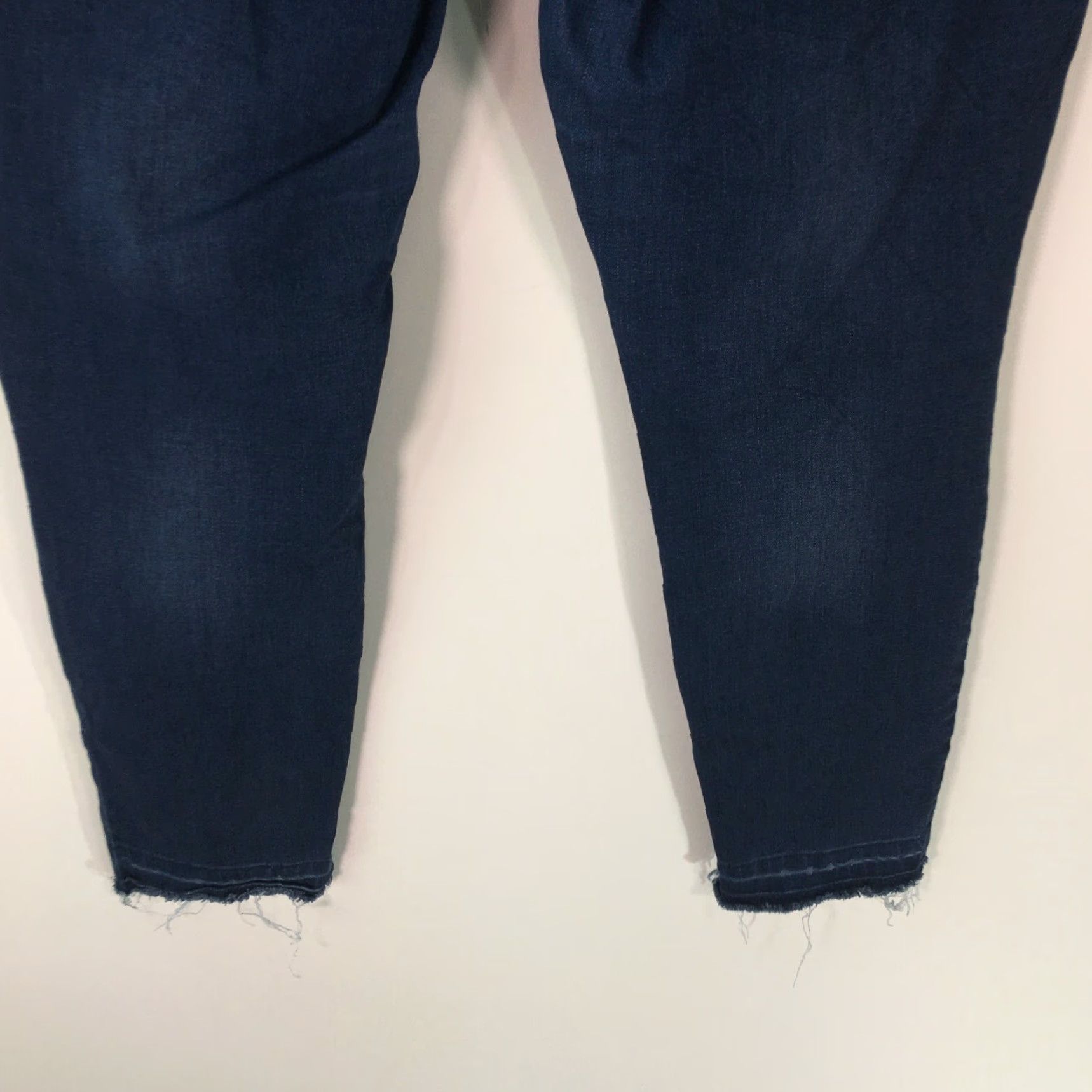 Old Navy Old Navy Womens Rockstar Blue Cut Off Skinny Denim Jeans 14 Regular 34x25 Blue Jeans Size 36" / US 14 / IT 50 - 3 Thumbnail